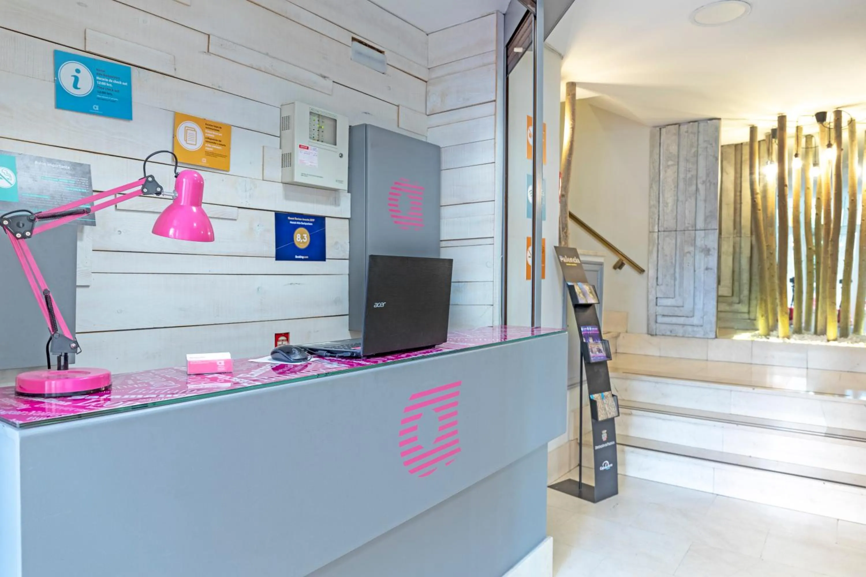 Lobby or reception in Hostal Alda Palencia Plaza