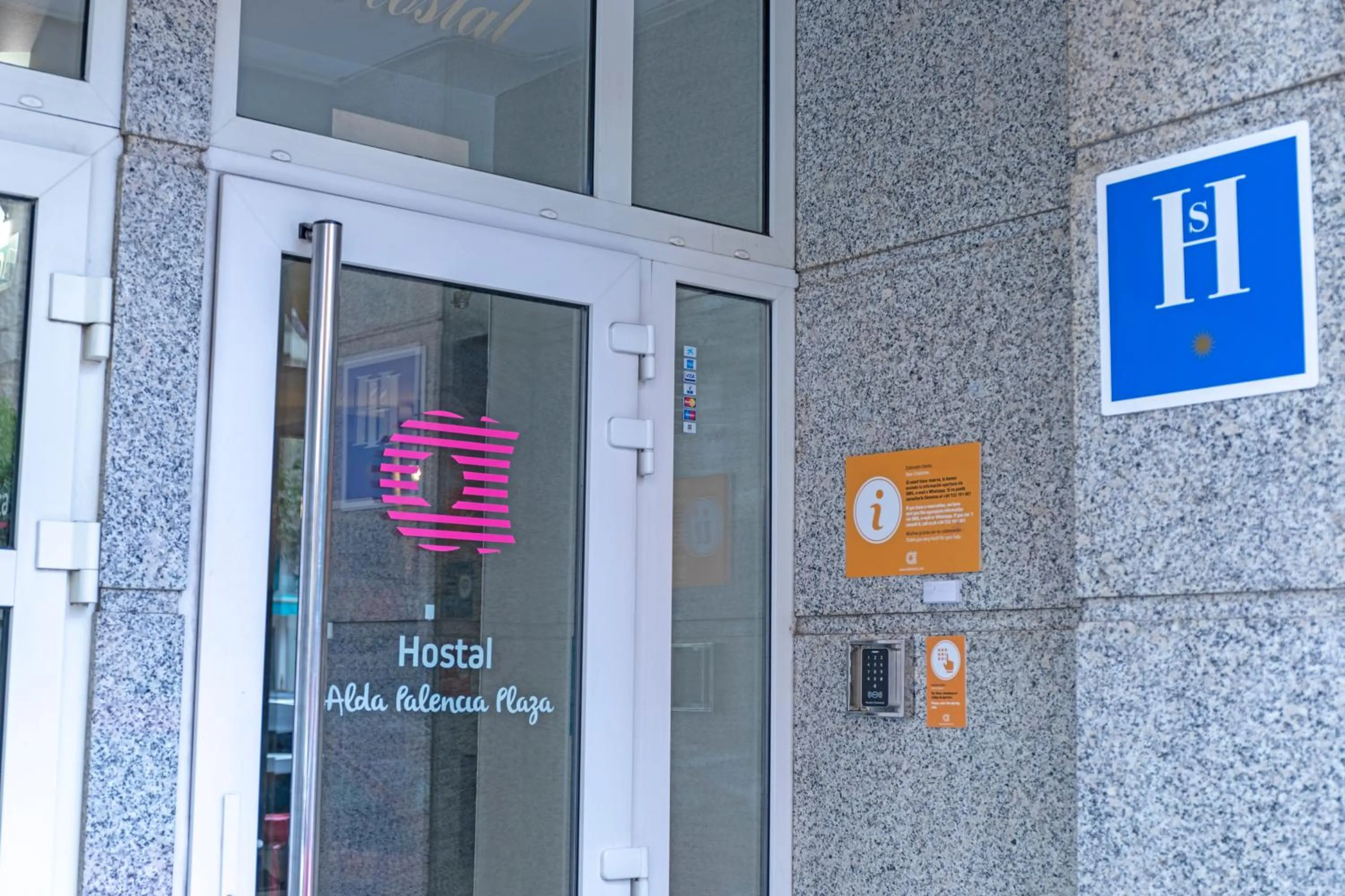 Property building in Hostal Alda Palencia Plaza