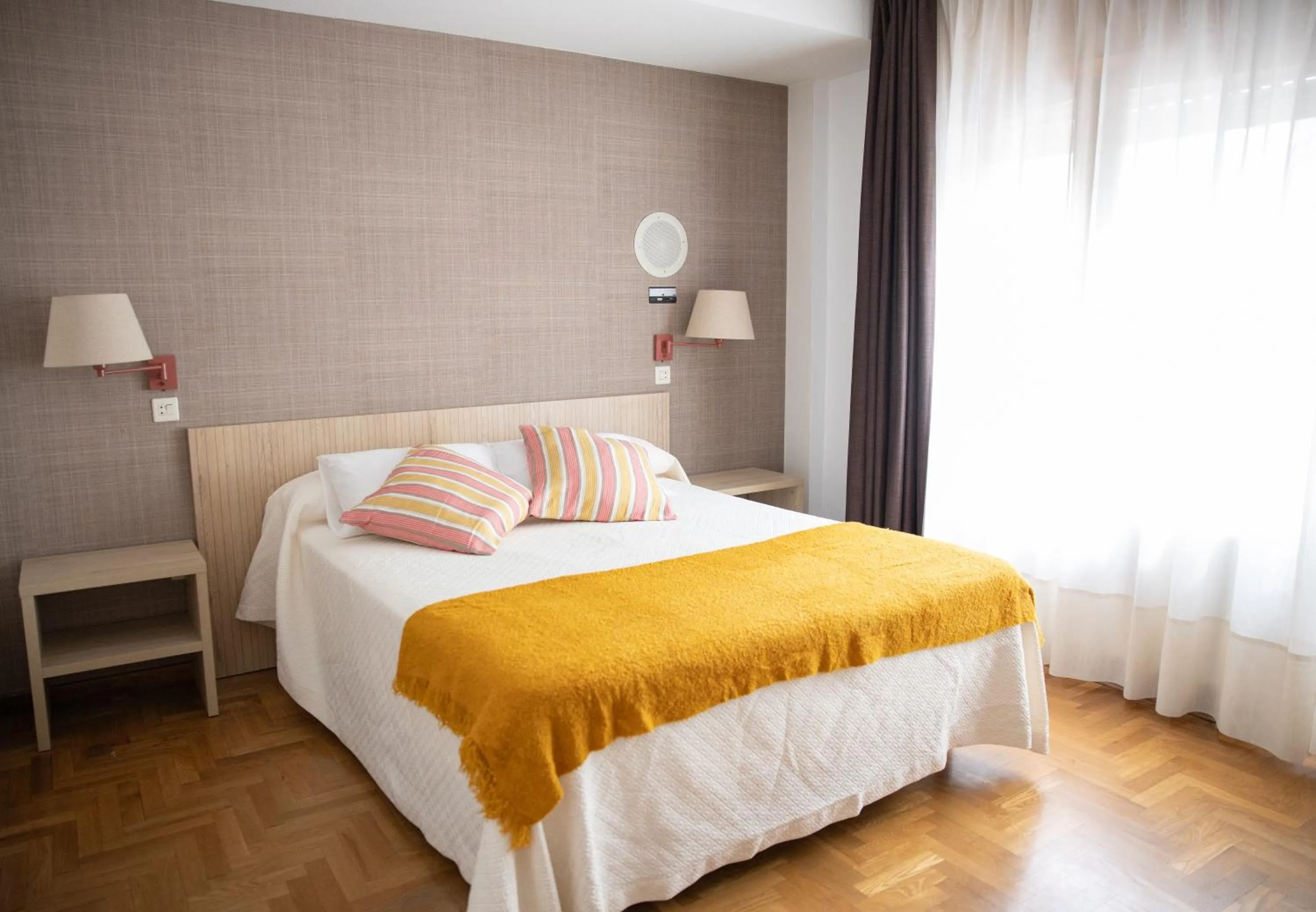 Bed in Hotel El Molinón