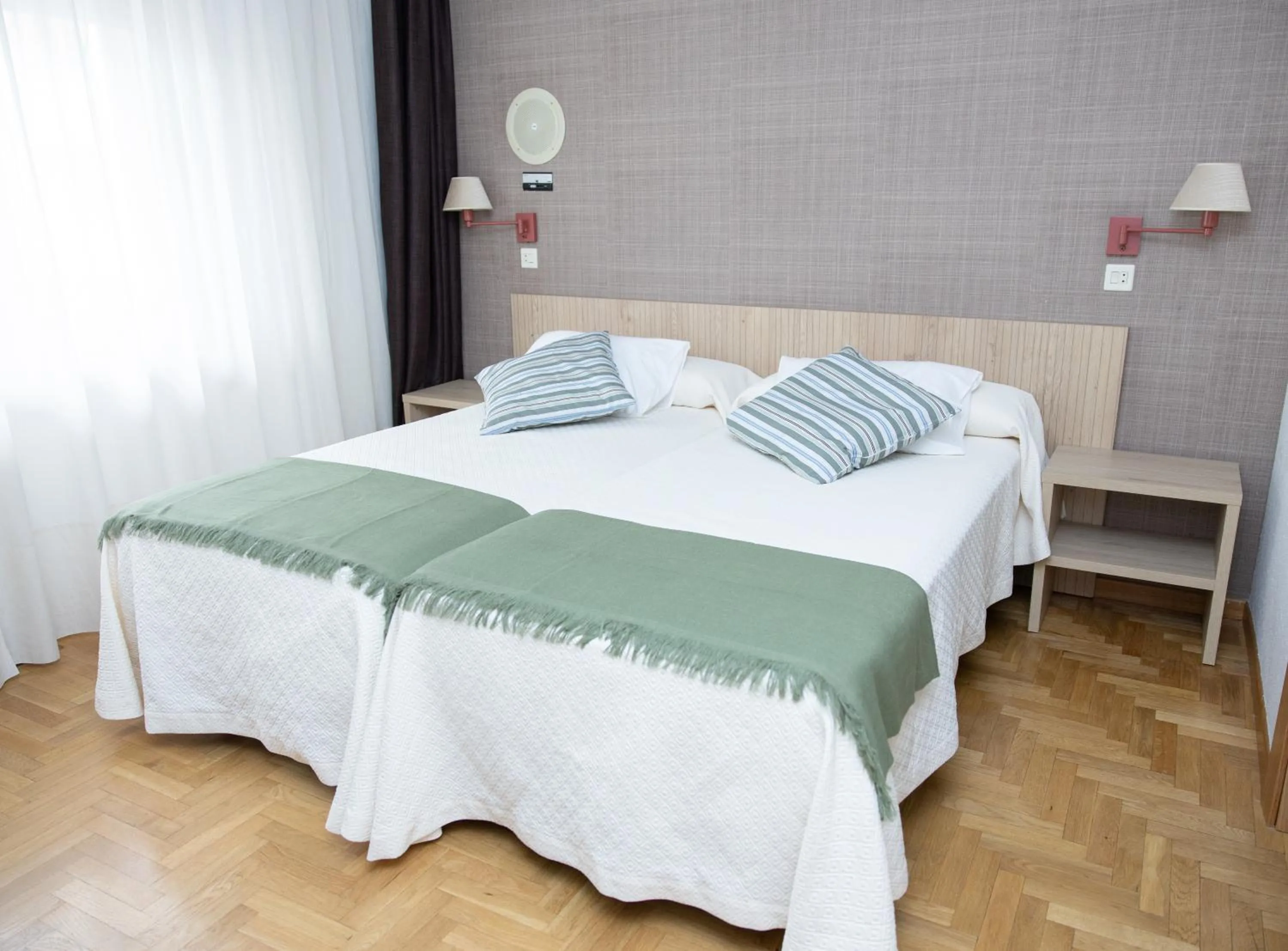 Bed in Hotel El Molinón