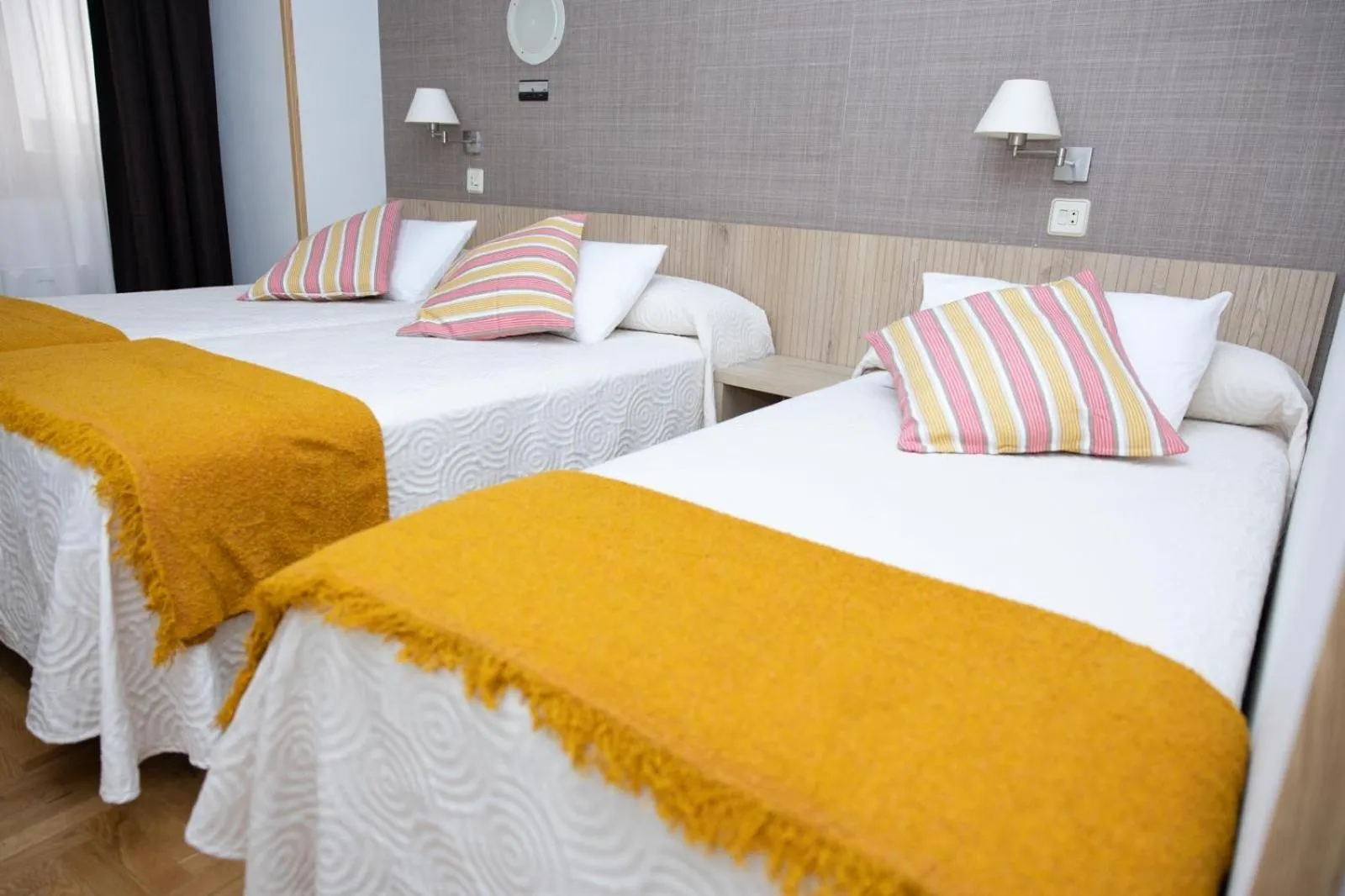 Bed in Hotel El Molinón