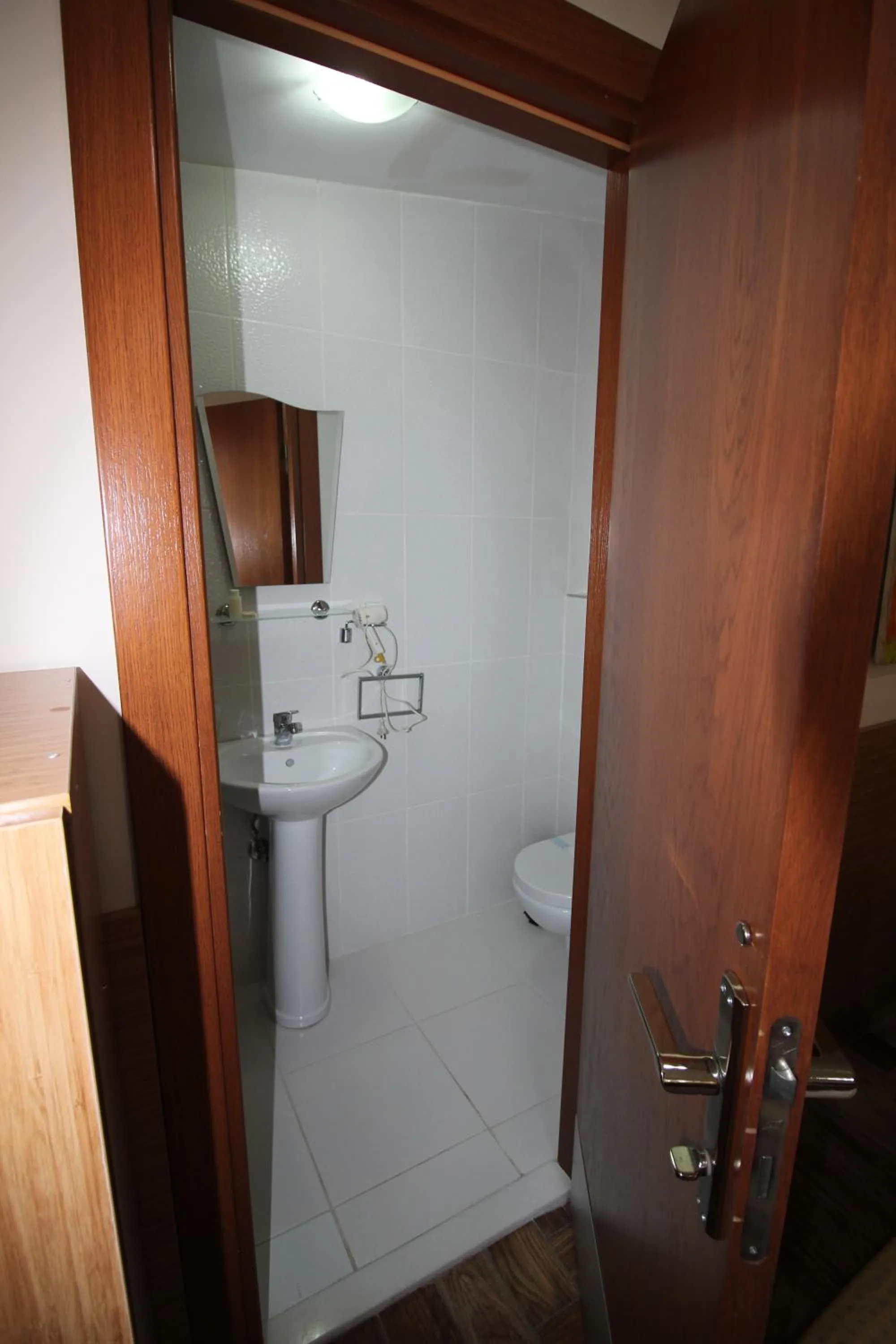 Bathroom in Kadikoy Otel