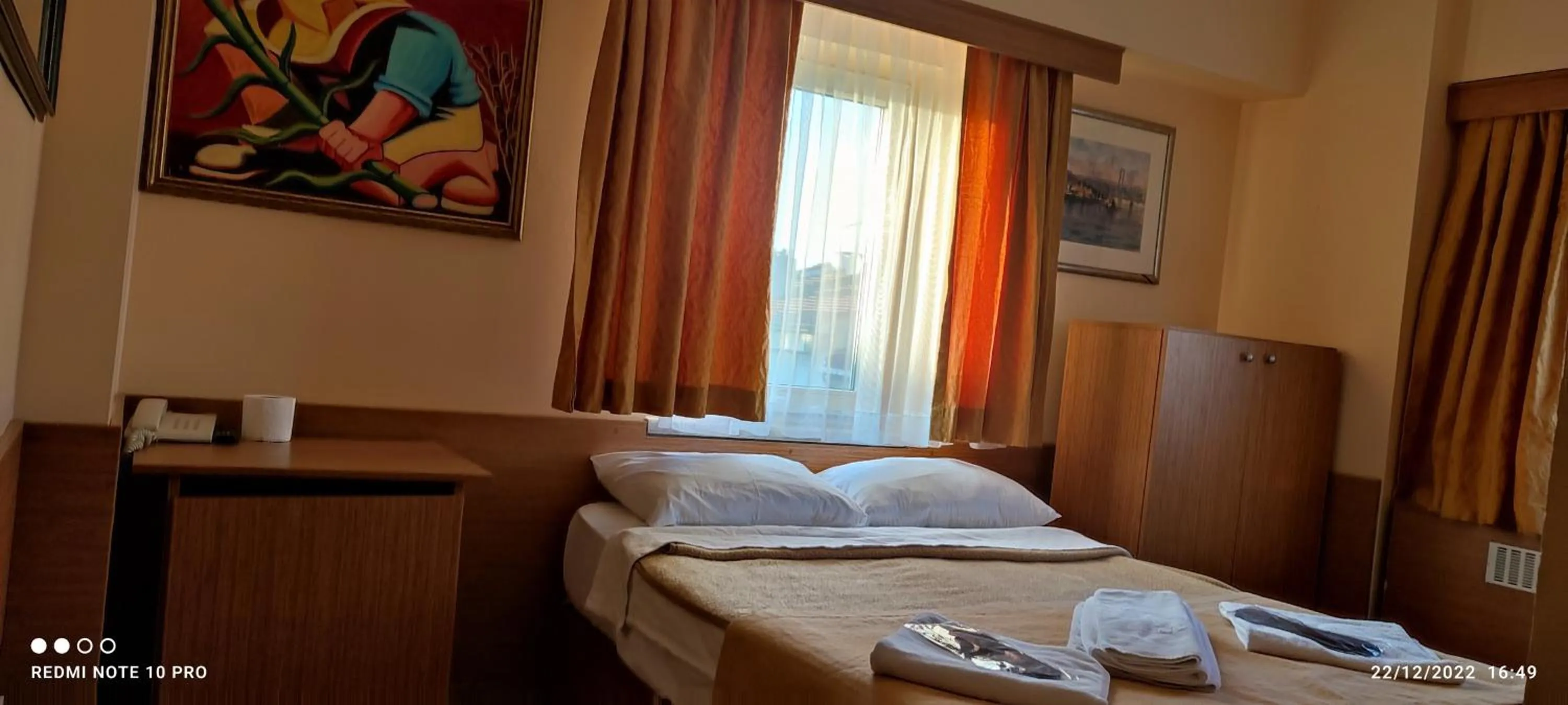 Photo of the whole room, Bed in Kadikoy Otel