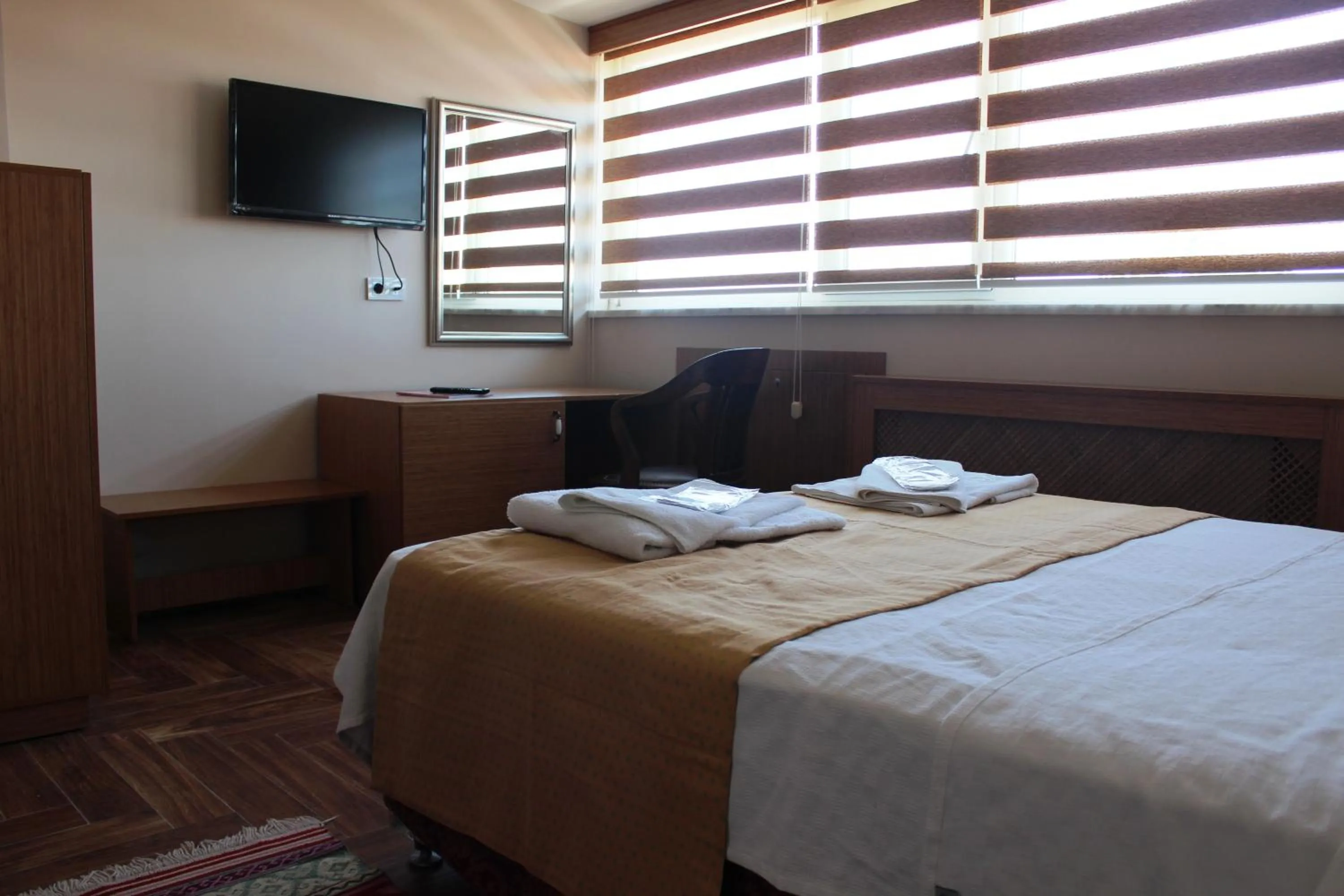 Photo of the whole room, Bed in Kadikoy Otel