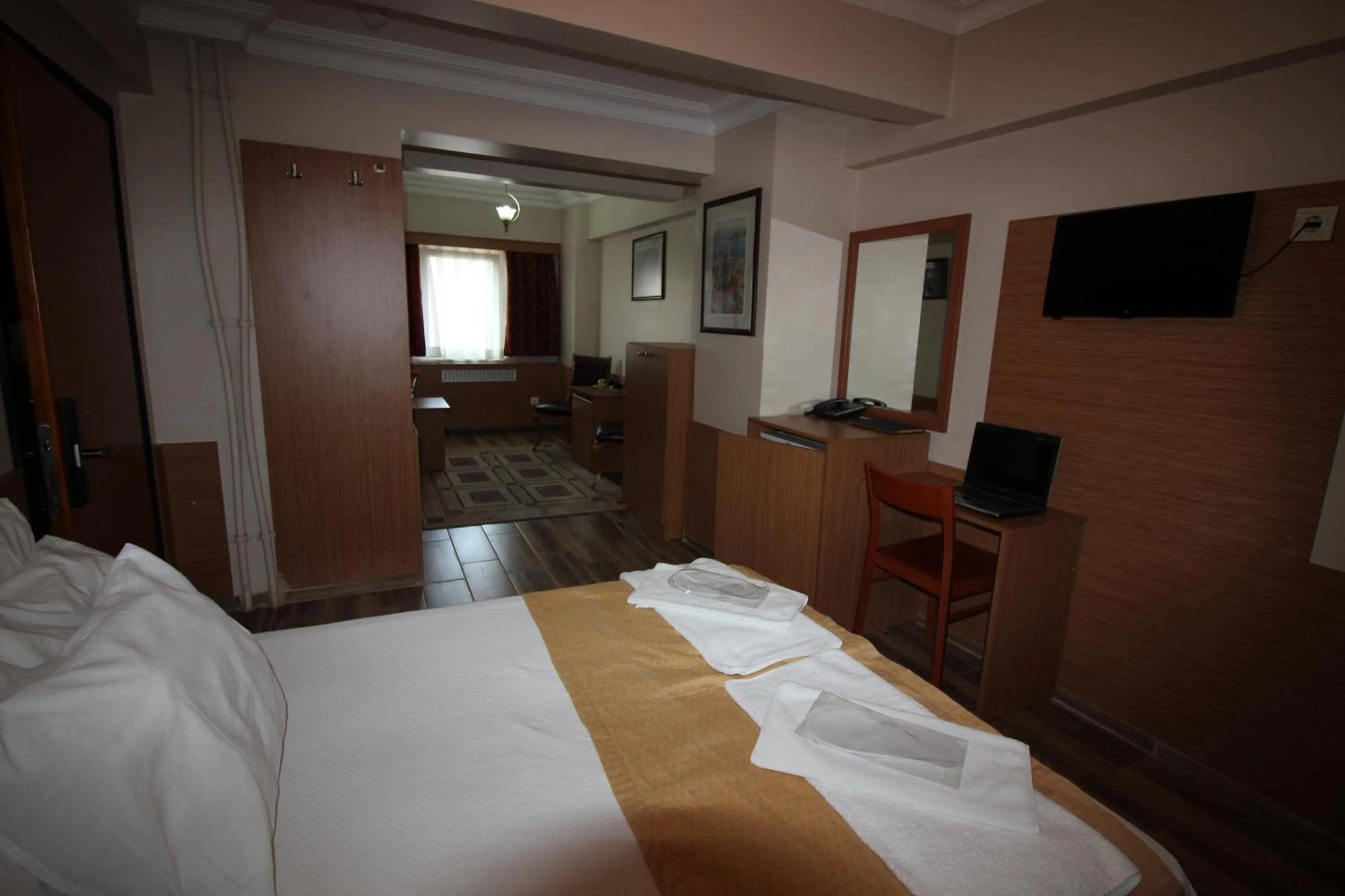 Photo of the whole room, Bed in Kadikoy Otel