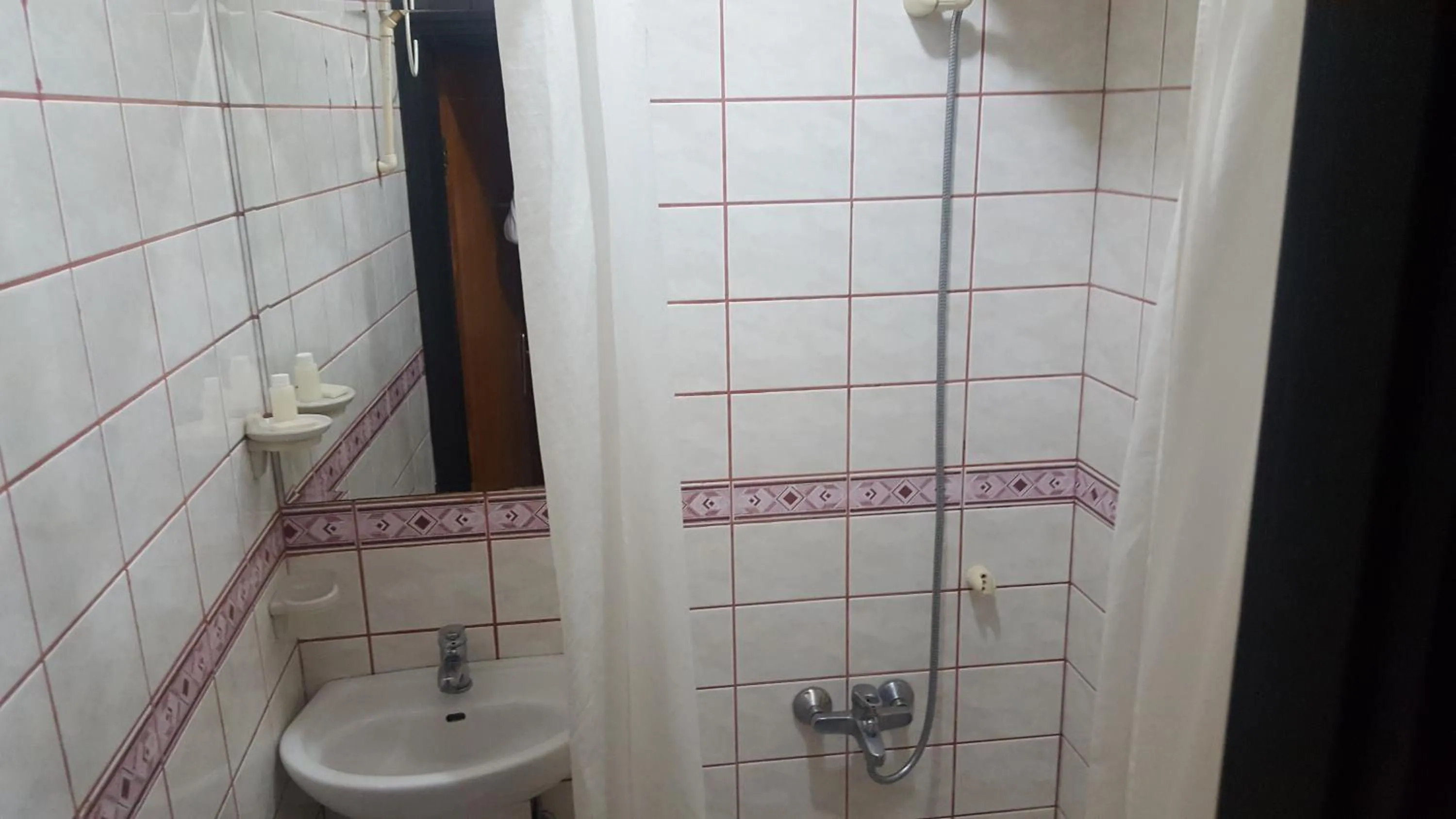 Bathroom in Kadikoy Otel