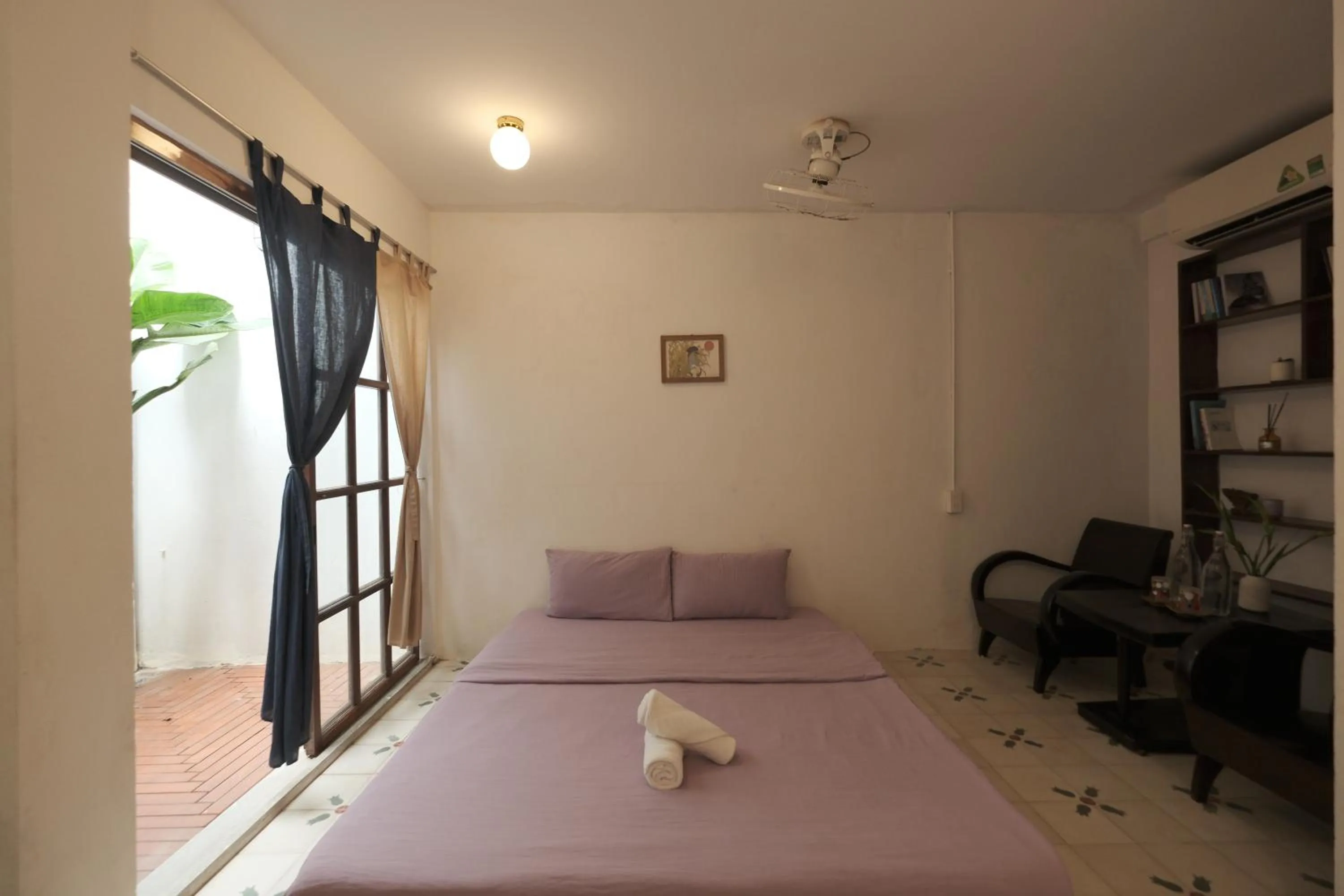 Bed in a-mâze house