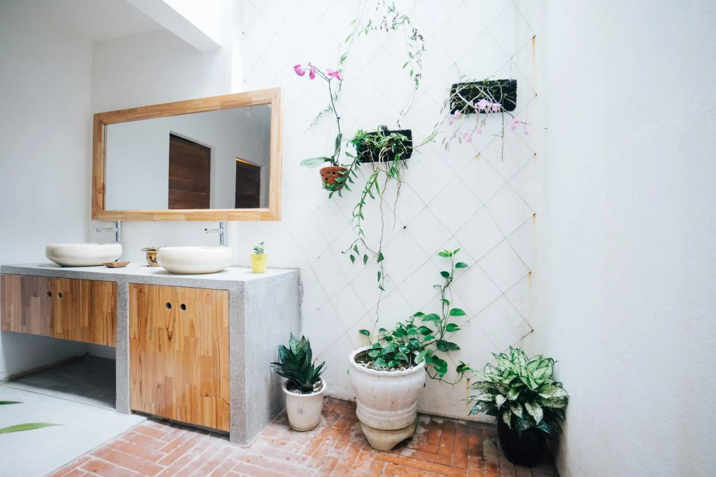 Family Room with Private Bathroom in a-mâze house Family Room with Private Bathroom in a-mâze house