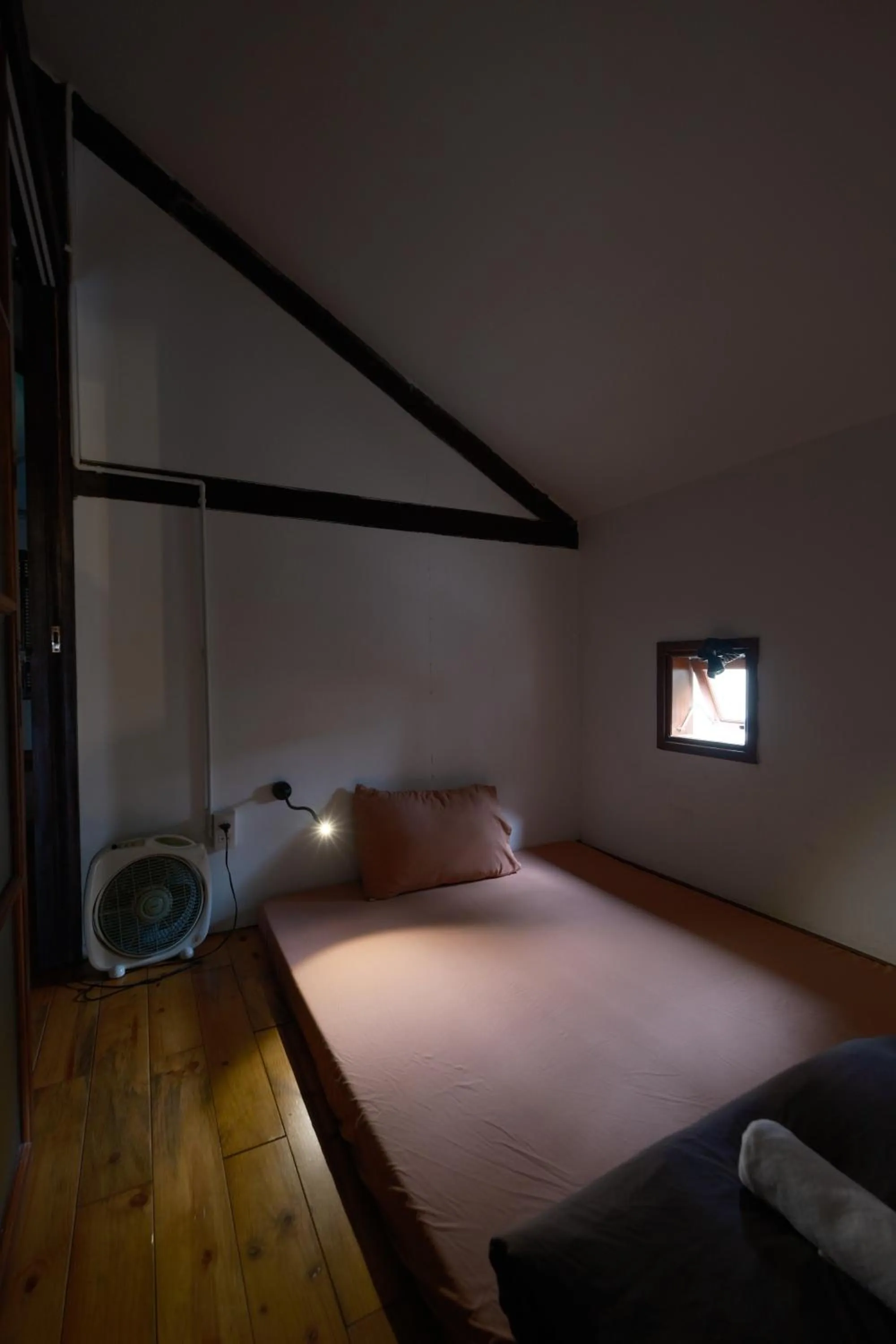 Bedroom, Bed in a-mâze house