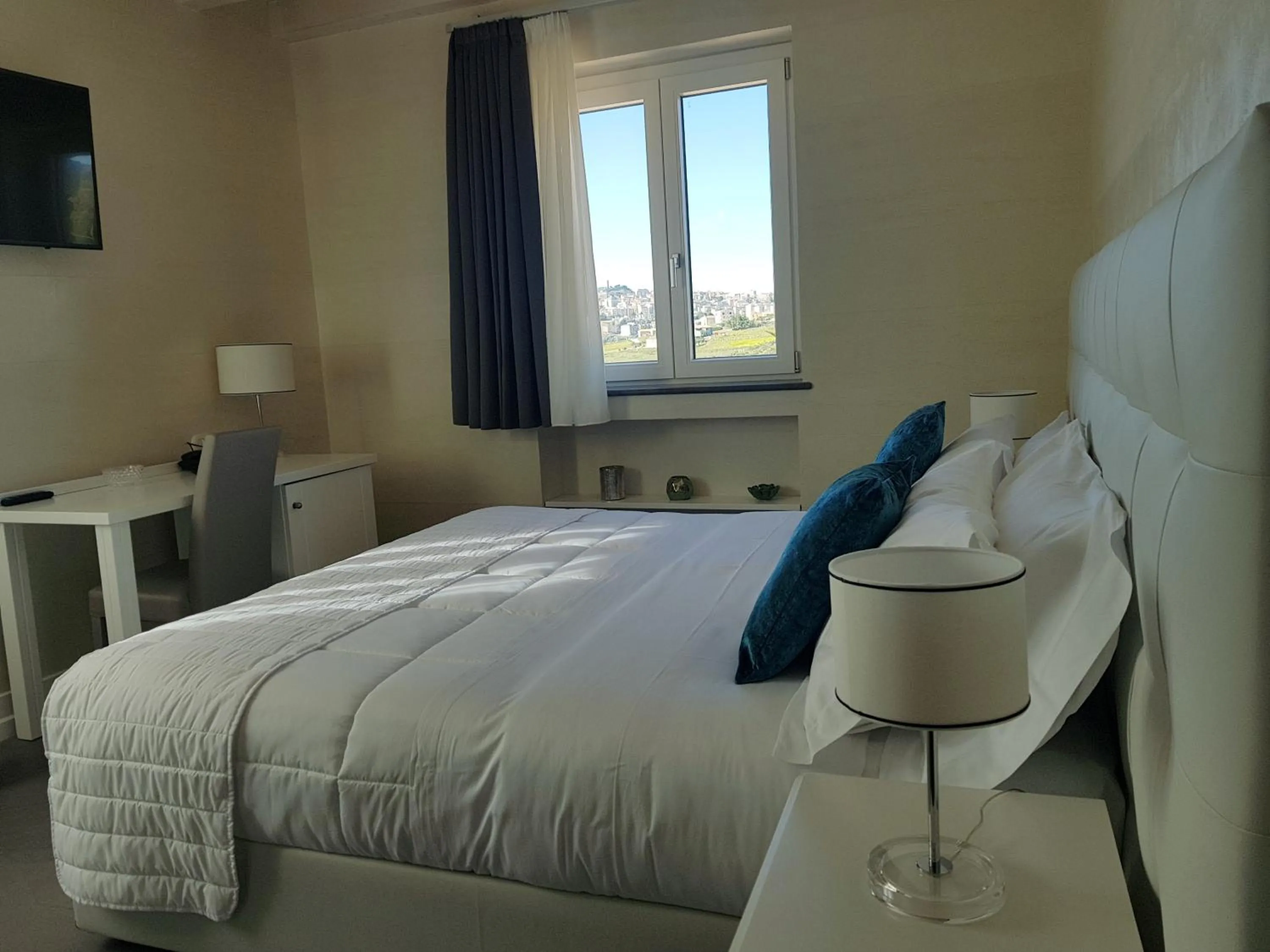 Bed in Hotel Villa Flora Relais