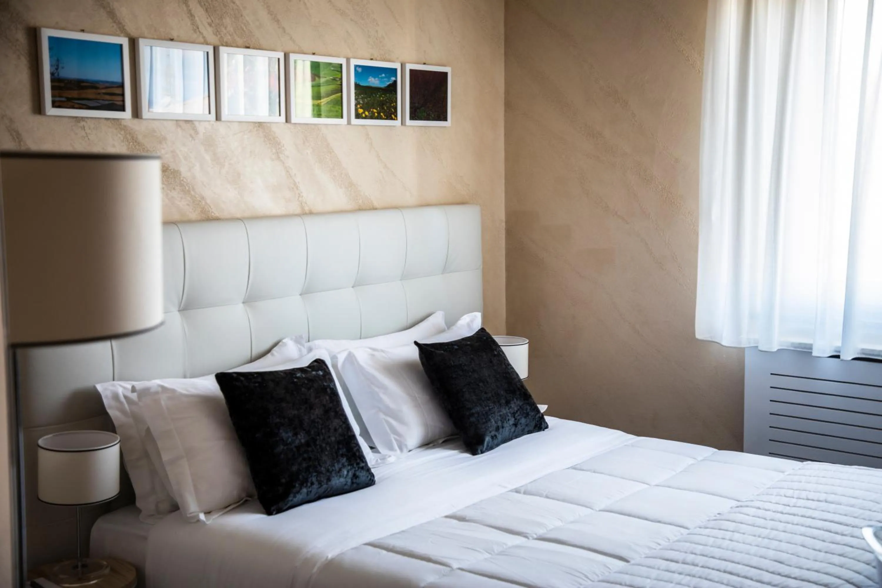 Bed in Hotel Villa Flora Relais