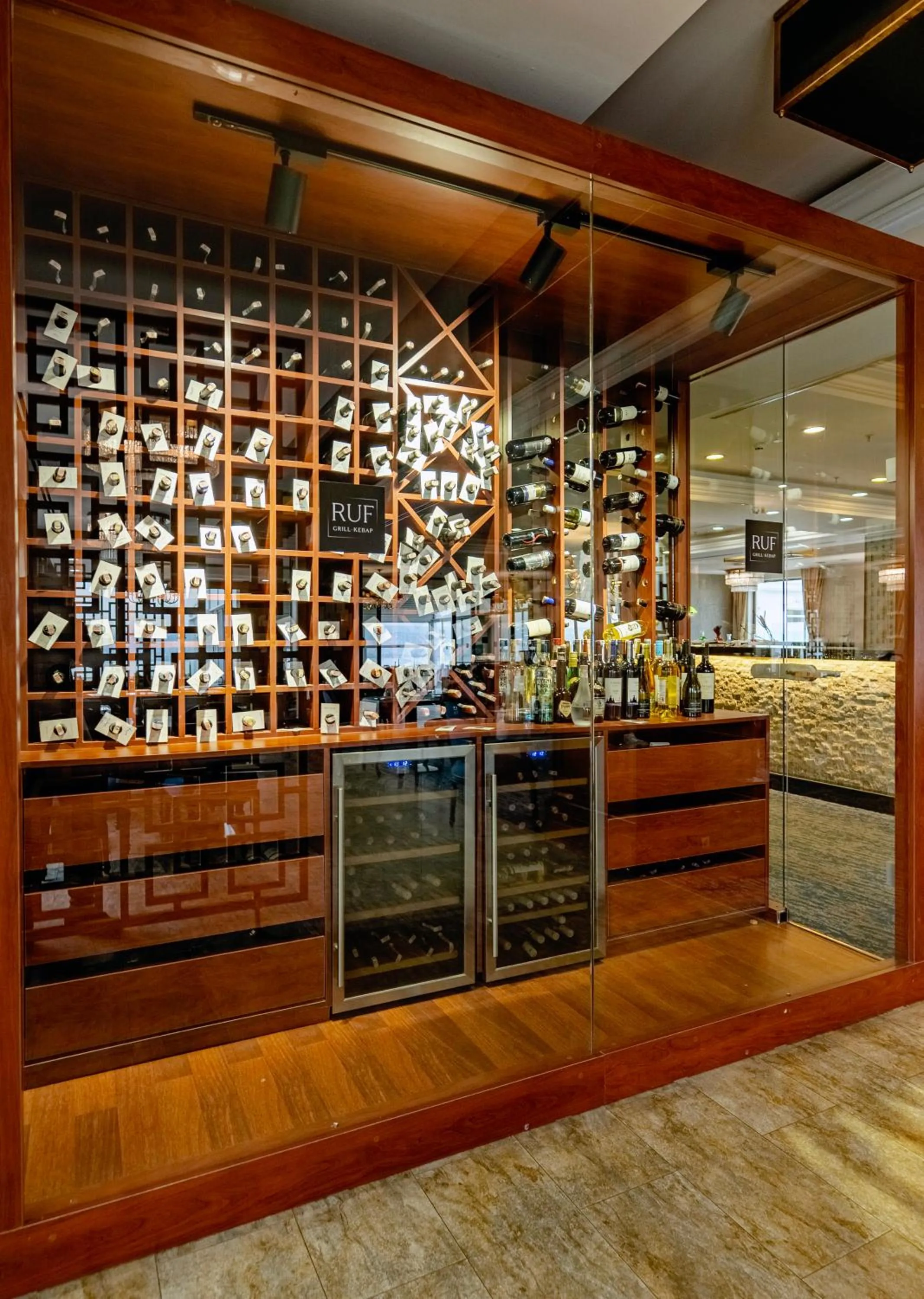 Restaurant/places to eat in Wellborn Luxury Hotel