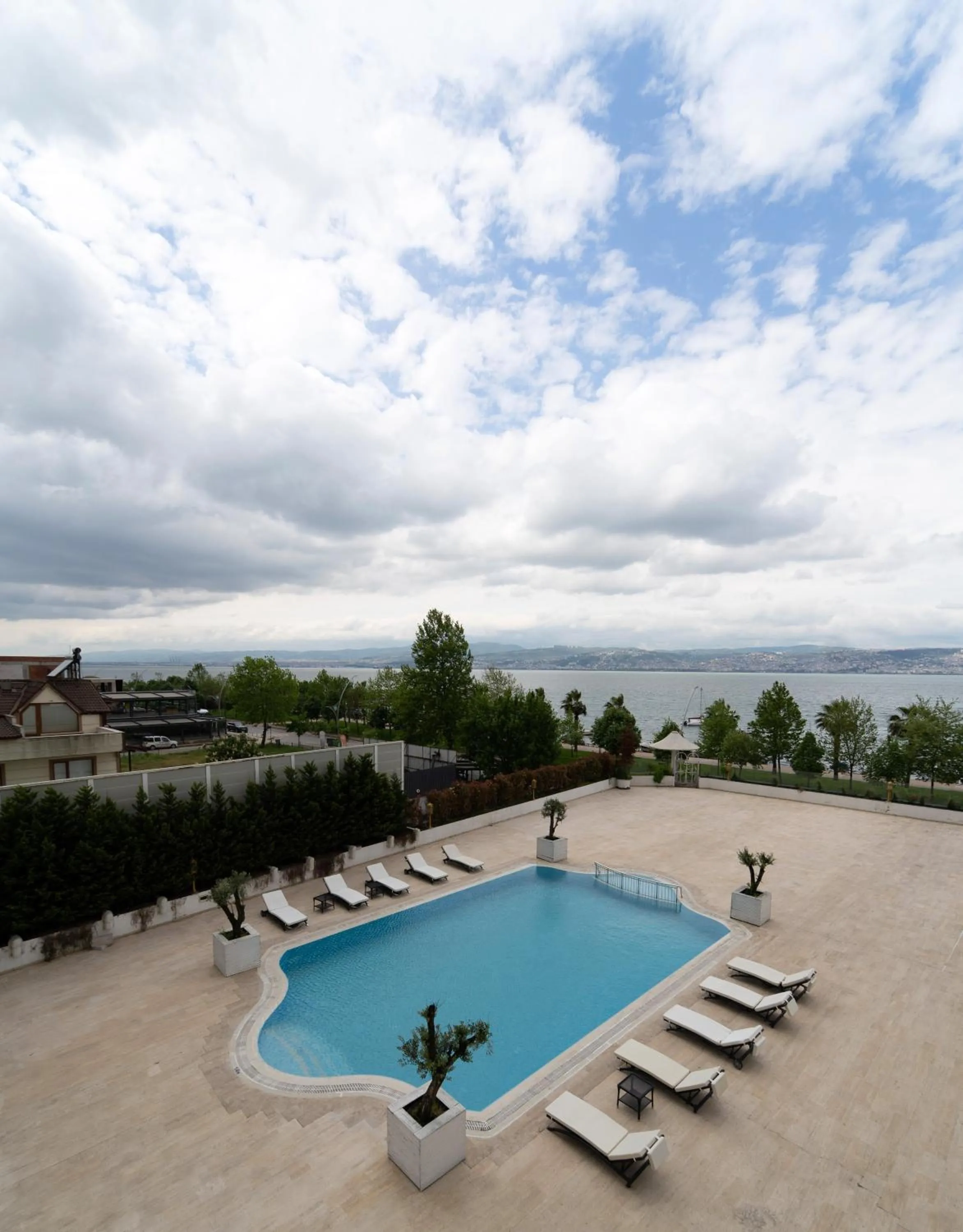 Swimming pool in Wellborn Luxury Hotel