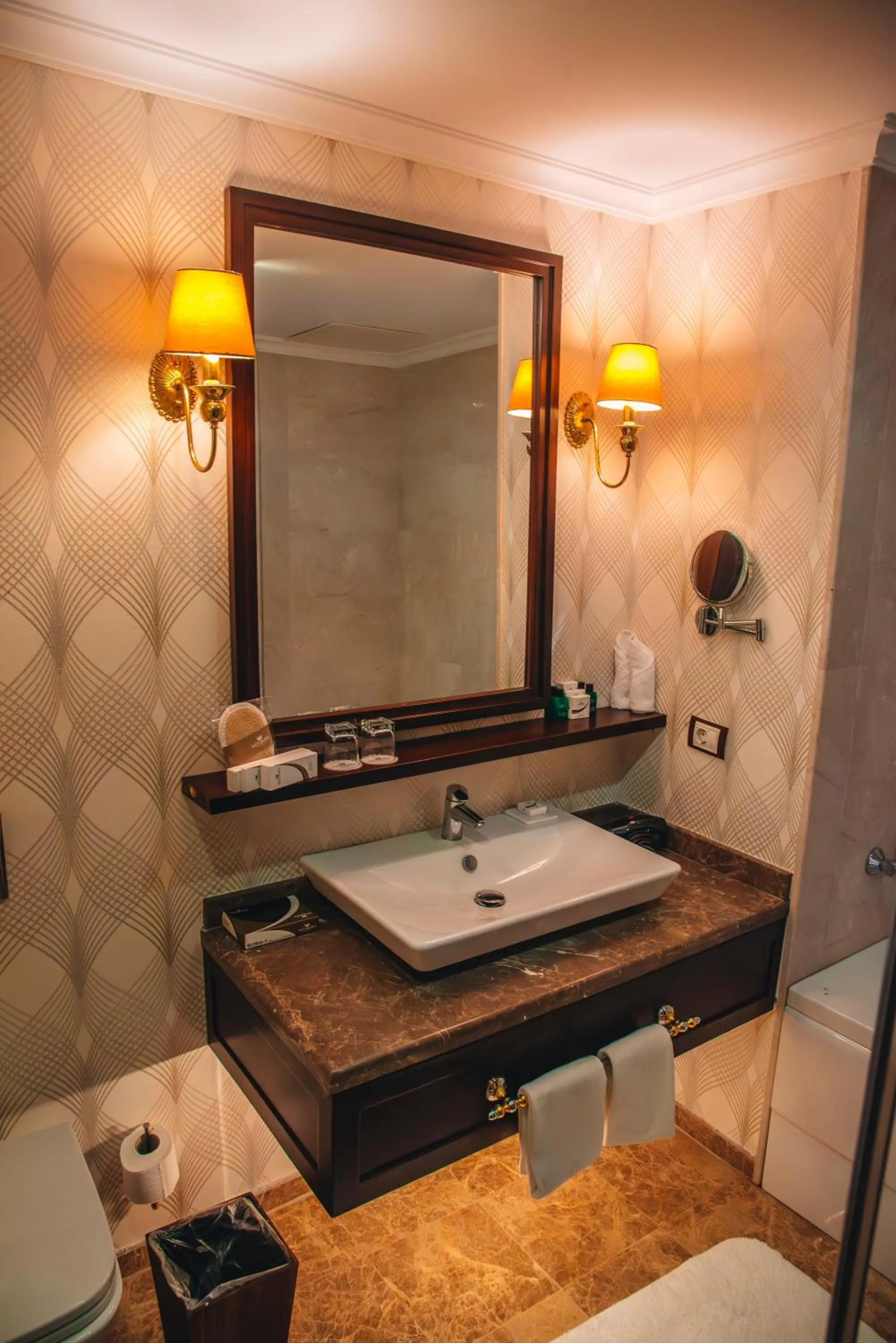 Bathroom in Wellborn Luxury Hotel