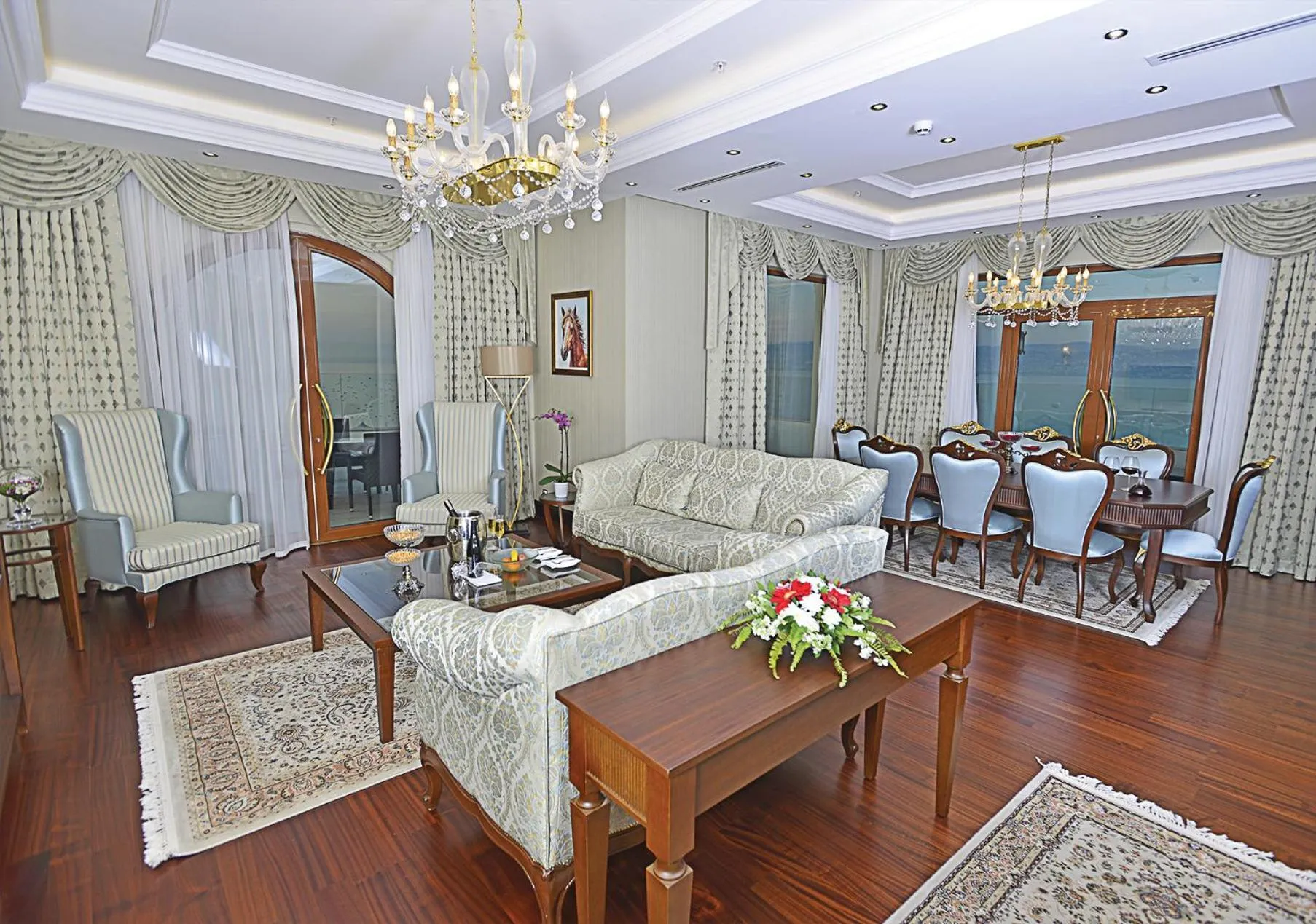 Living room in Wellborn Luxury Hotel