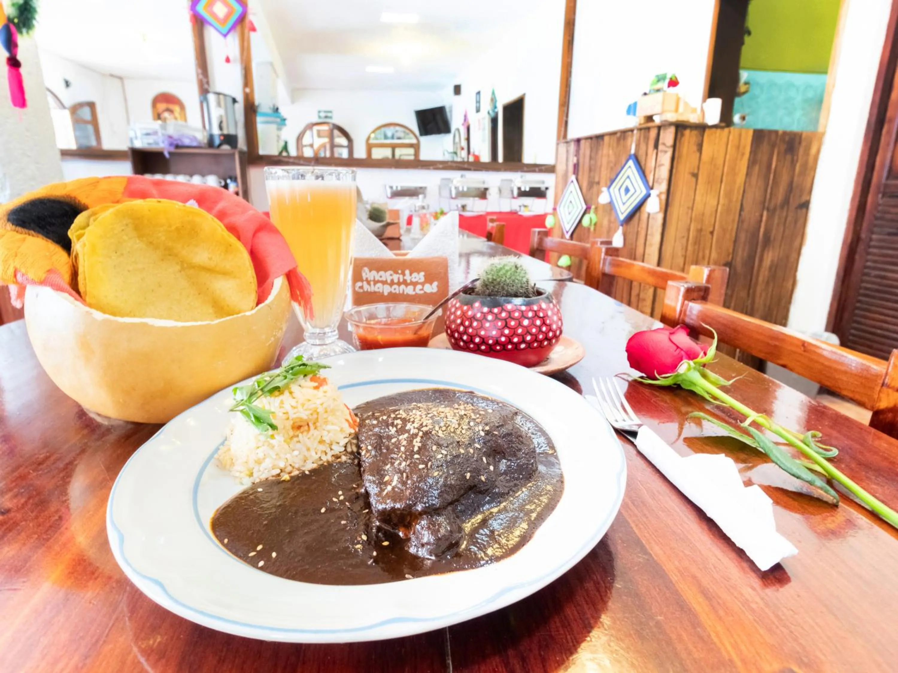 Restaurant/places to eat, Food in Hotel Villa Real II