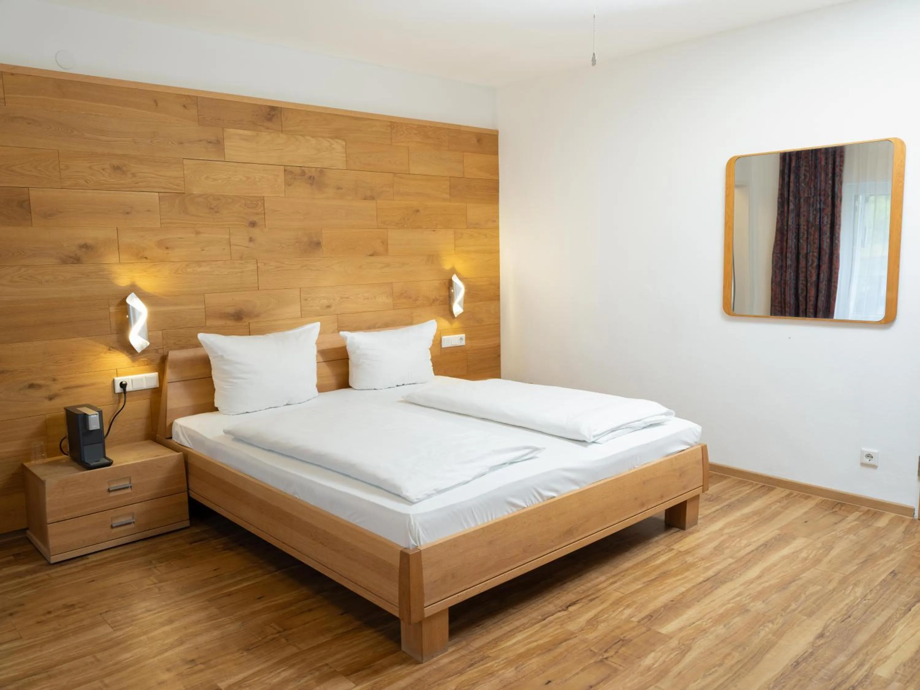 Bedroom, Bed in DONAUHOTEL Ingolstadt