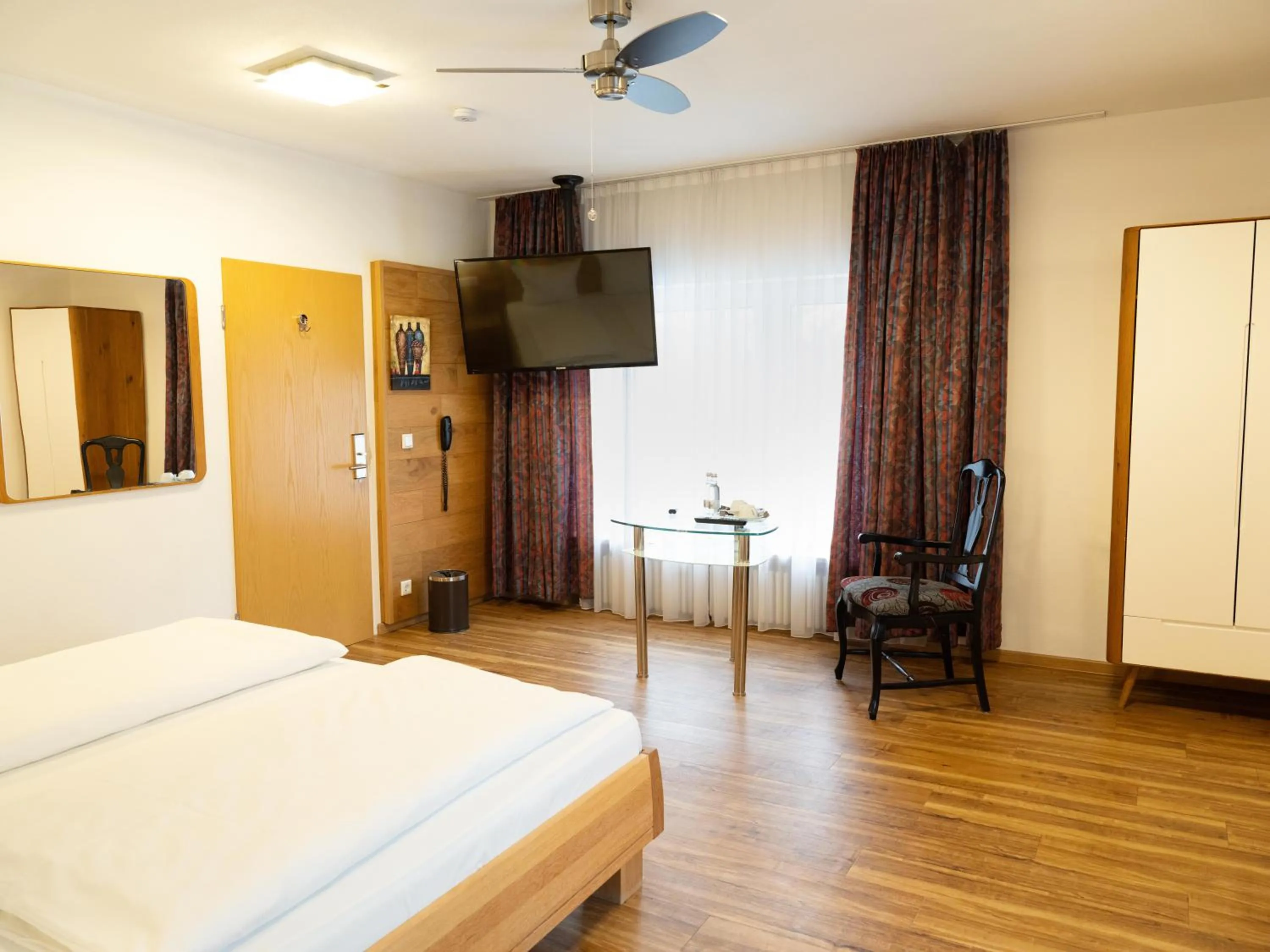 Photo of the whole room, Bed in DONAUHOTEL Ingolstadt