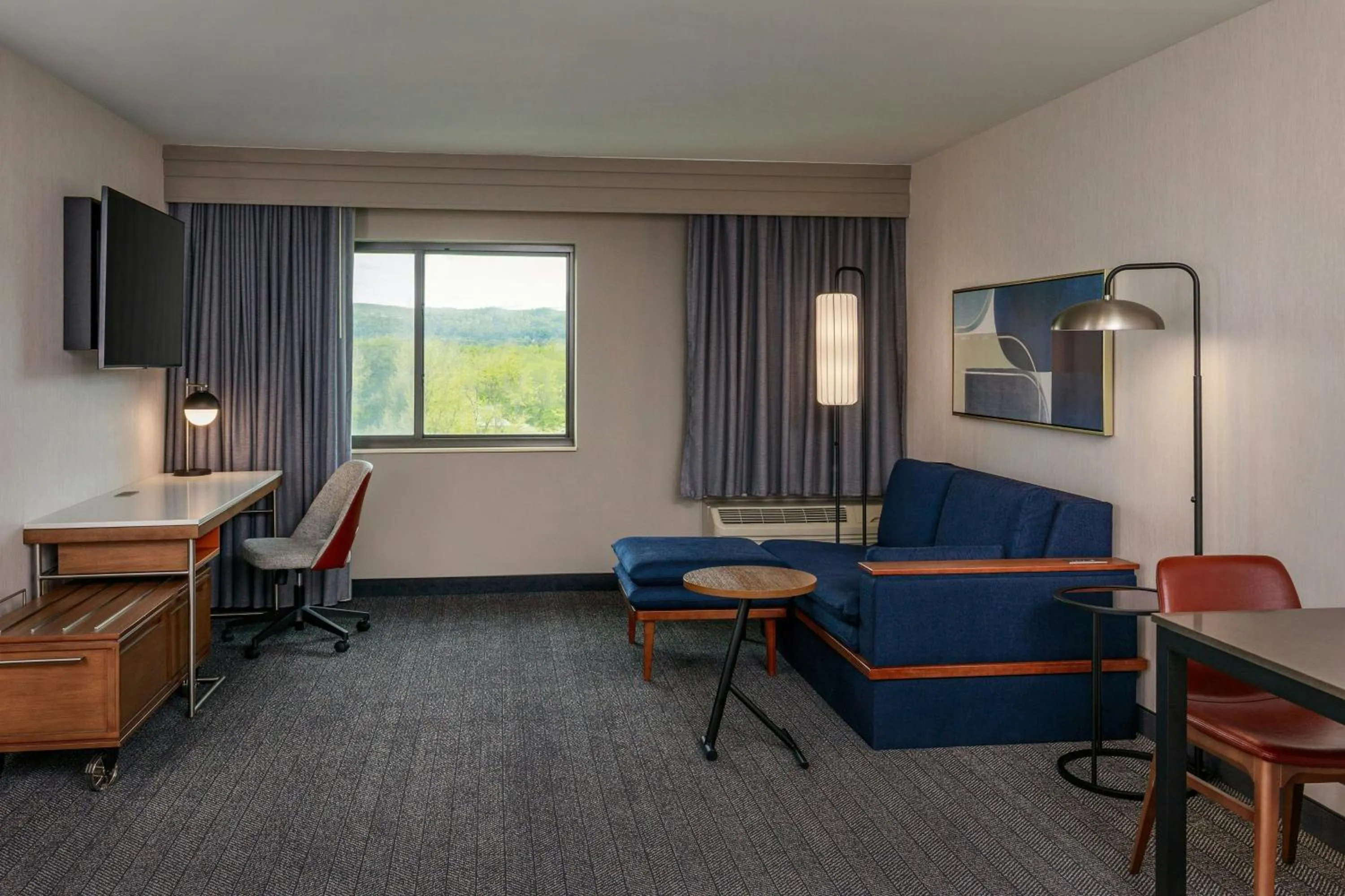 Bedroom in Courtyard by Marriott Oneonta