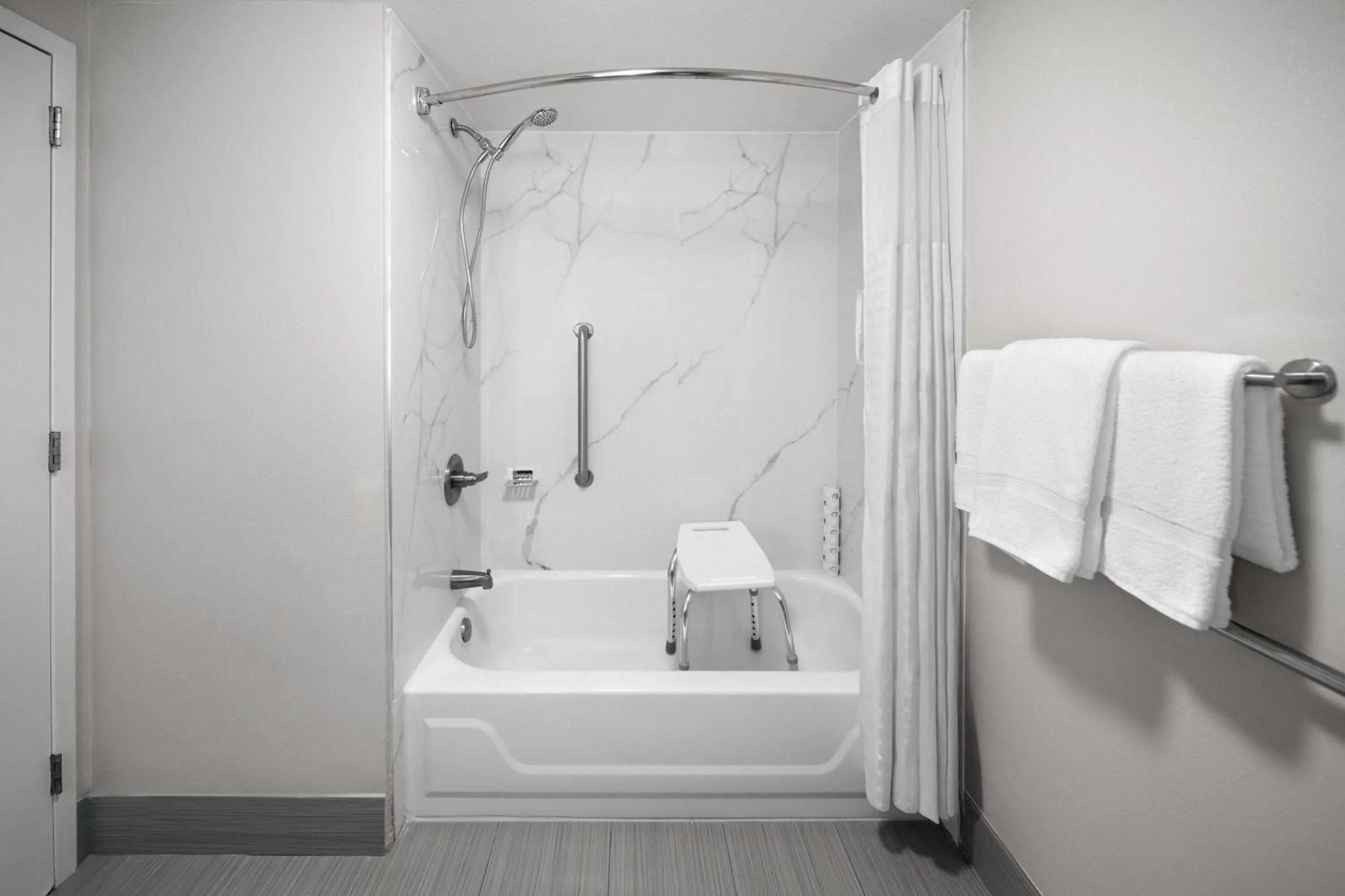 Bathroom in La Quinta by Wyndham Houston Stafford Sugarland