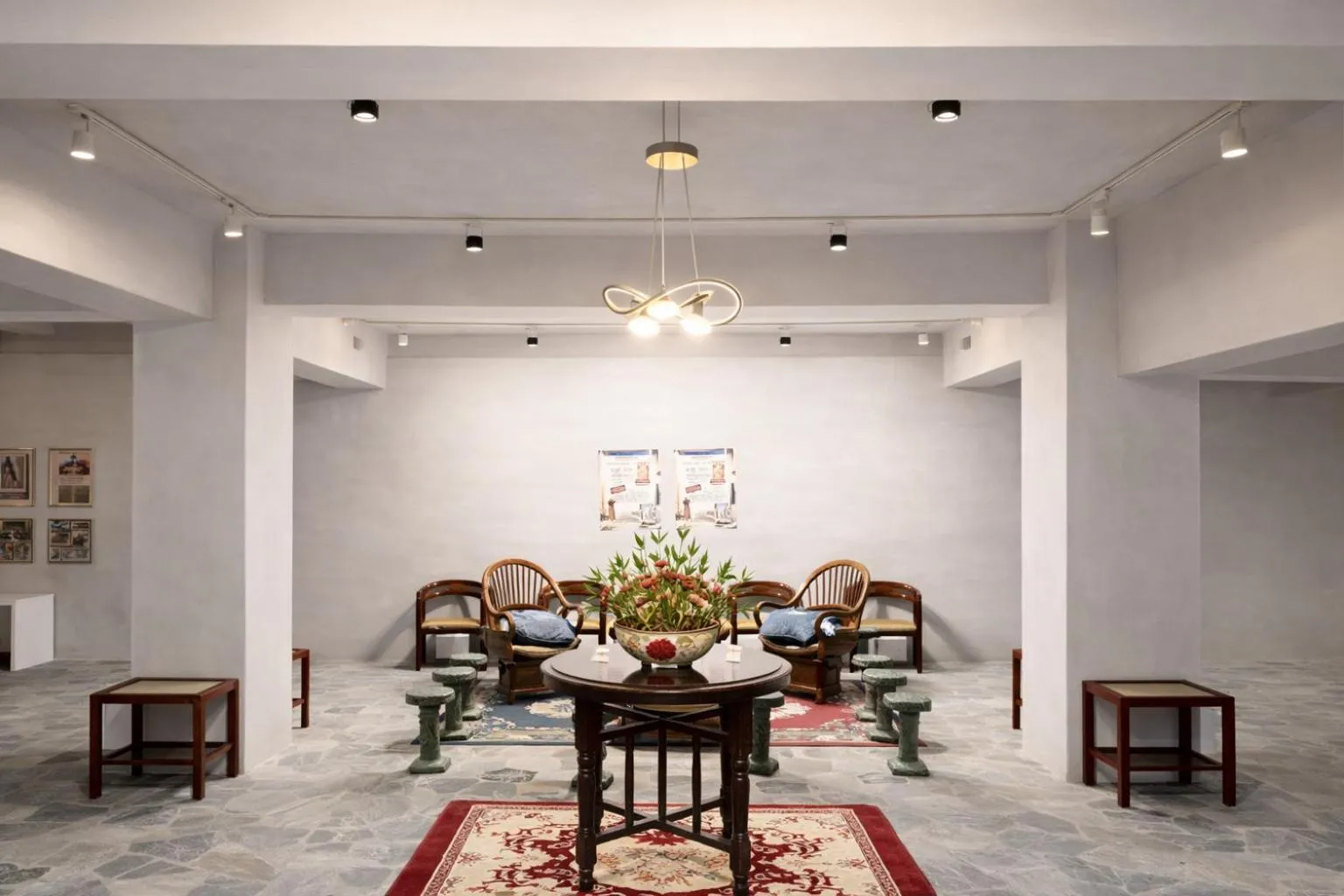 Library in Inn Sun Hotel