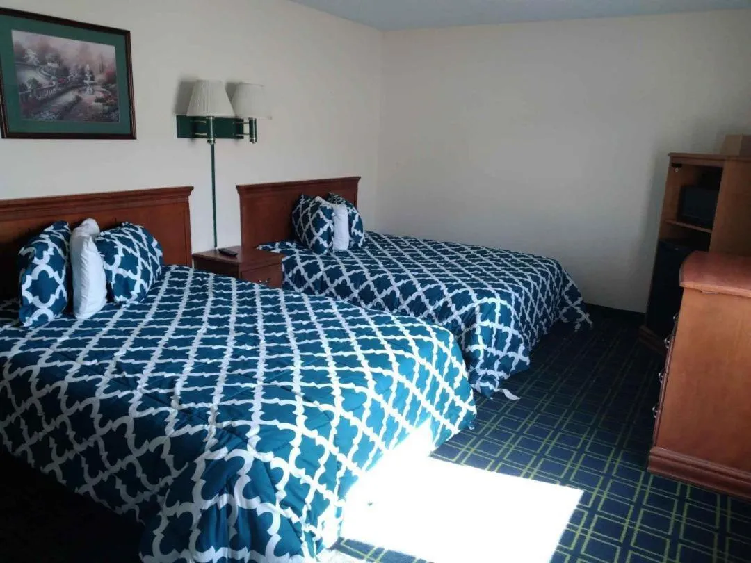 Bed in Americas Best Value Inn Seward