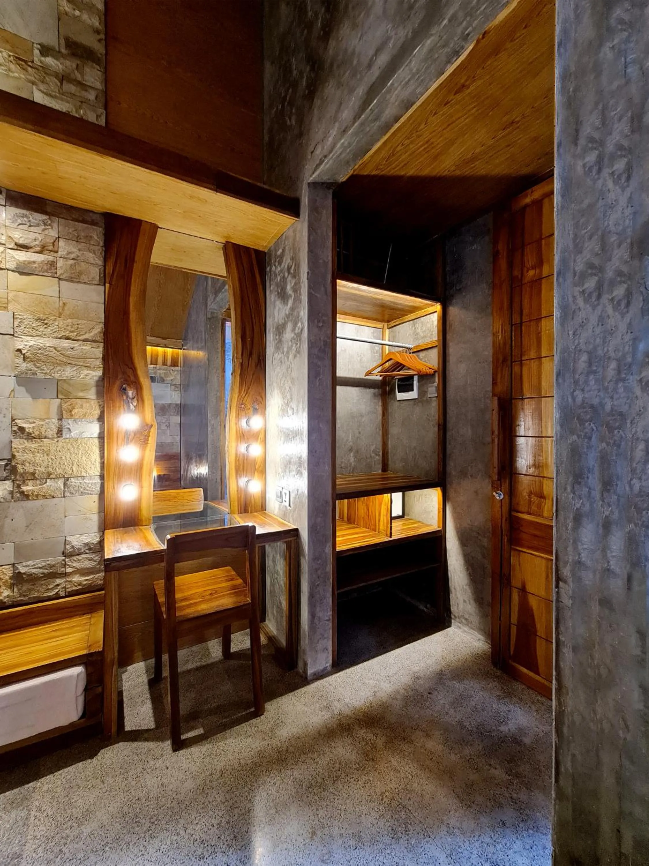 wardrobe in Batatu Resort - Adults Only