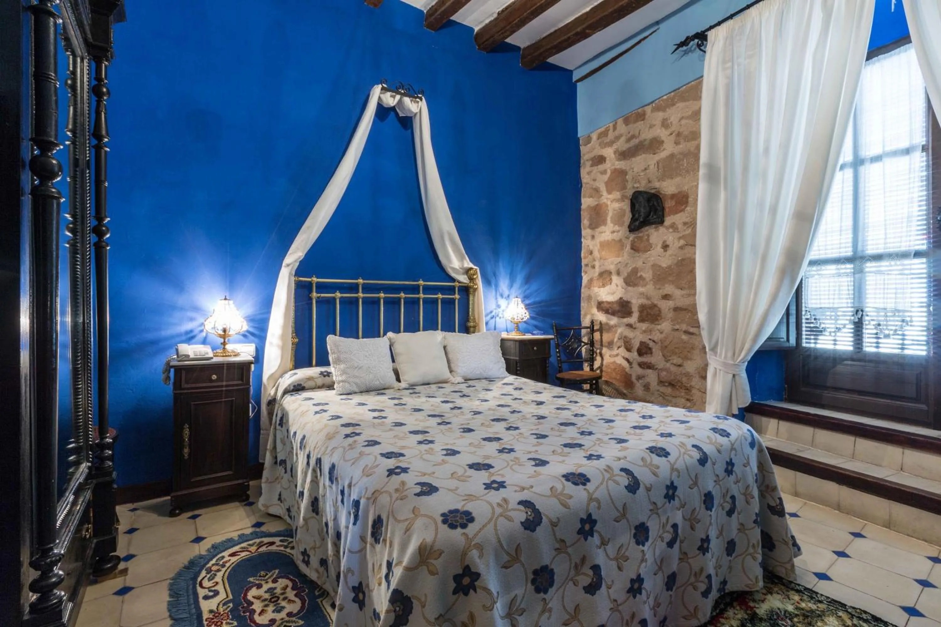 Day, Bed in Hotel Palacio Guzmanes