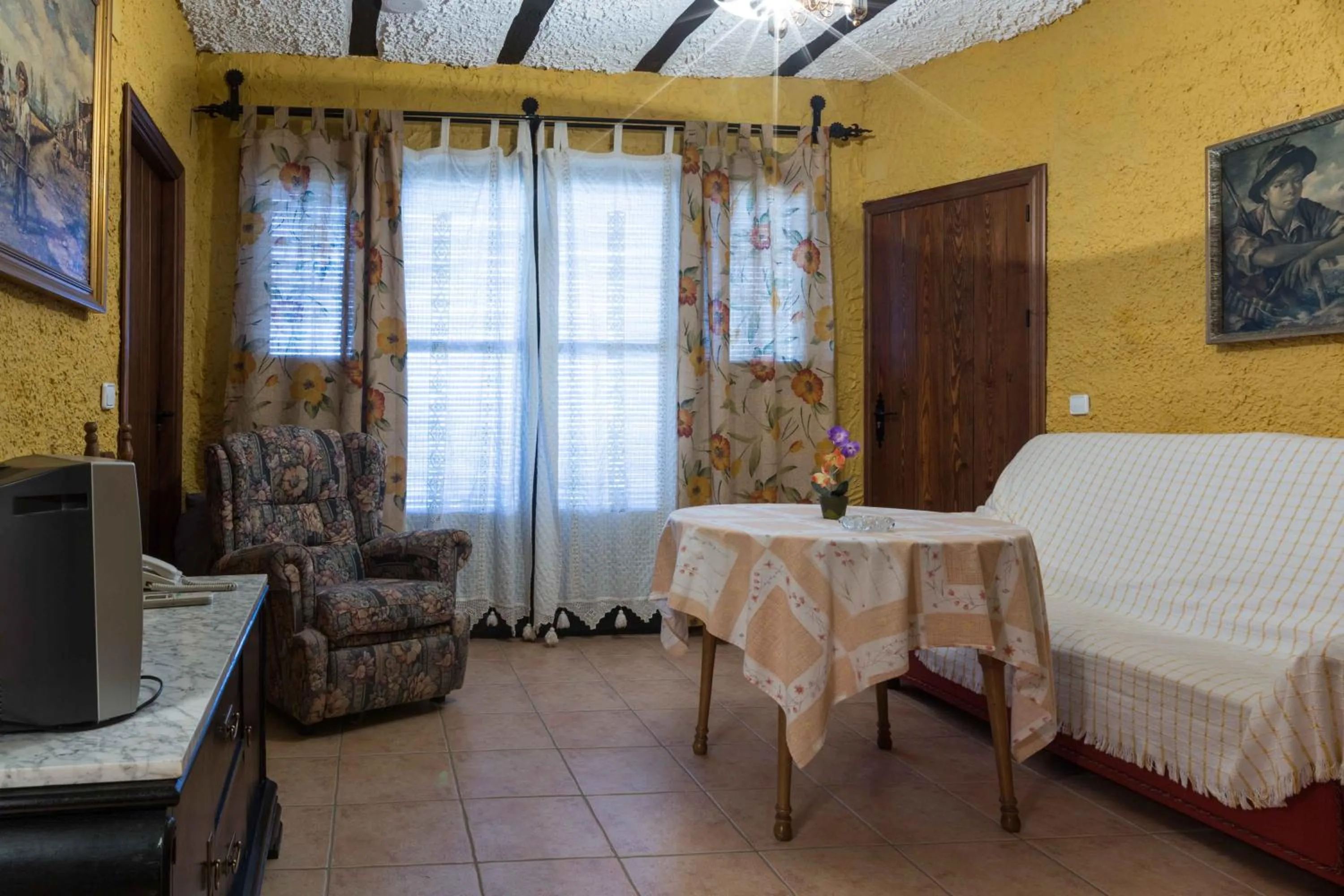 Day, Bed in Hotel Palacio Guzmanes