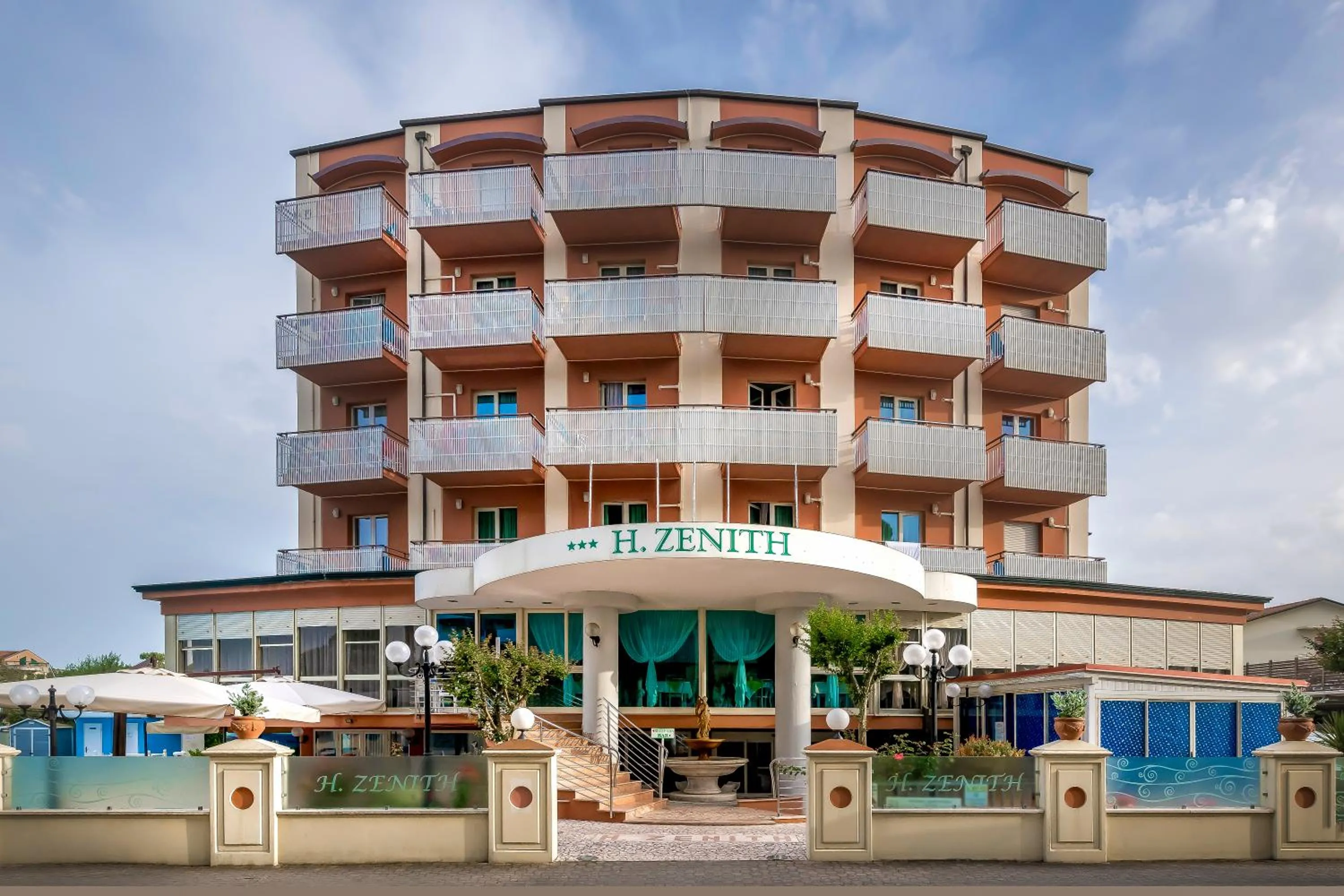 Property building in Hotel Zenith