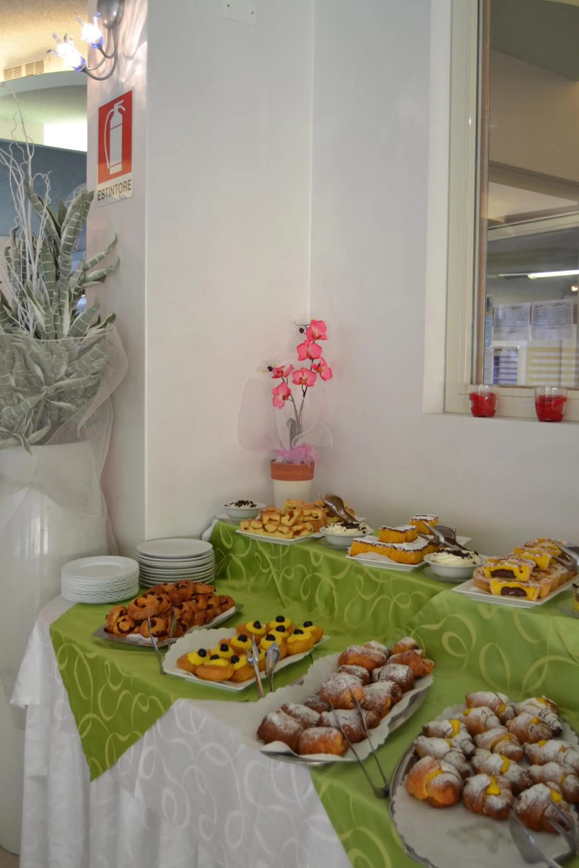 Buffet breakfast in Hotel Zenith