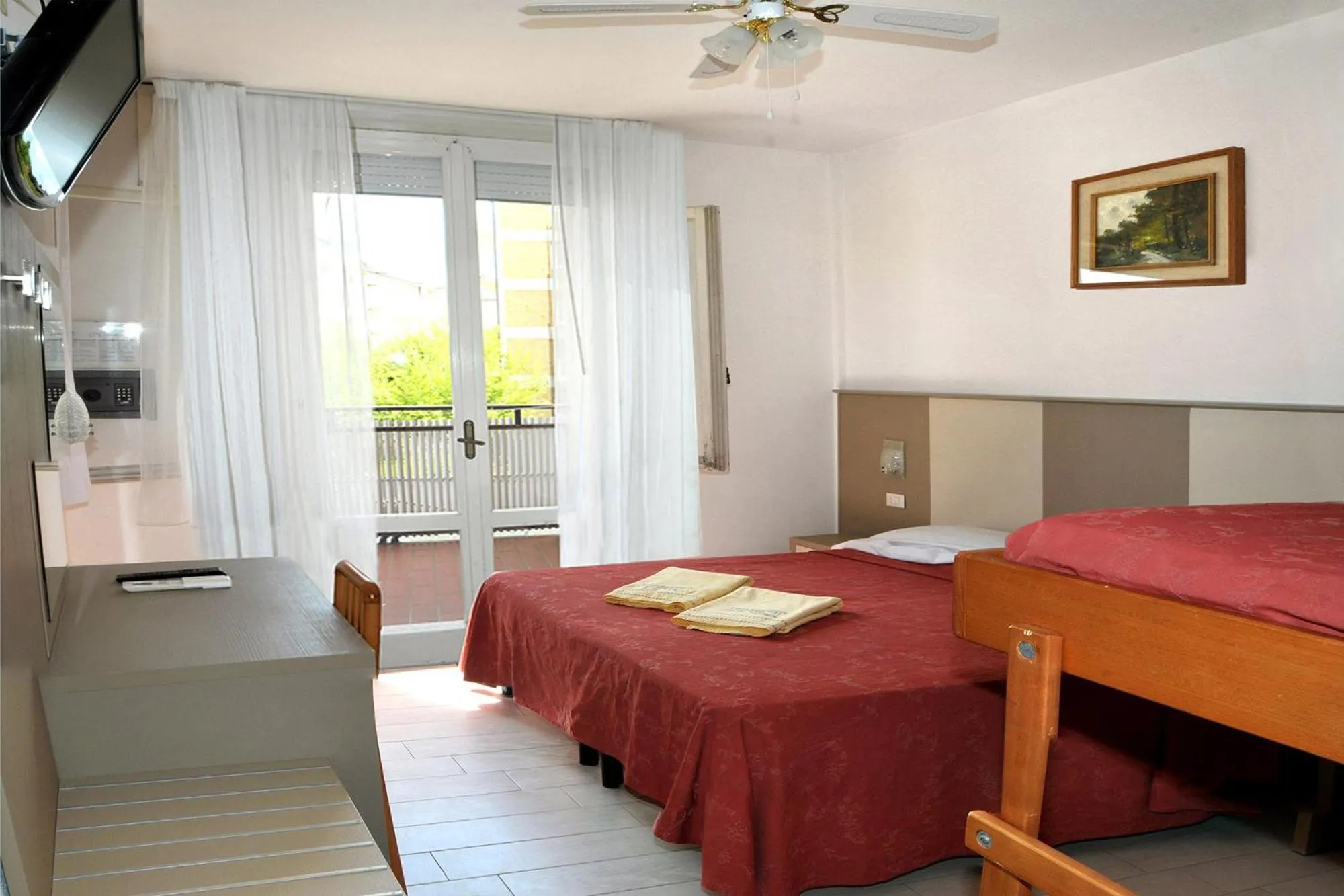 Photo of the whole room, Bed in Hotel Zenith