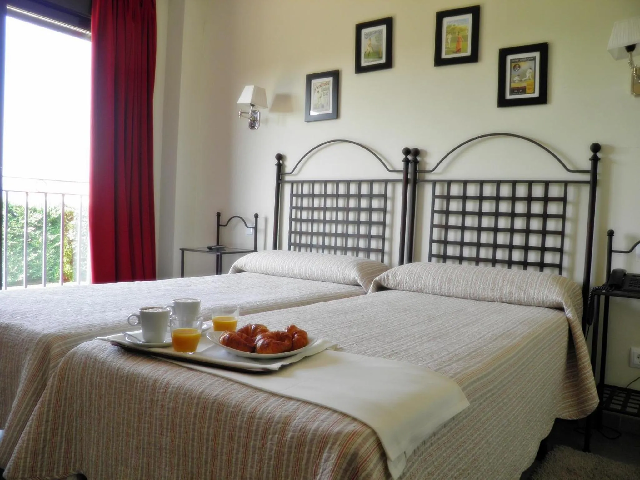 Coffee/tea facilities, Bed in Hotel El Rondón