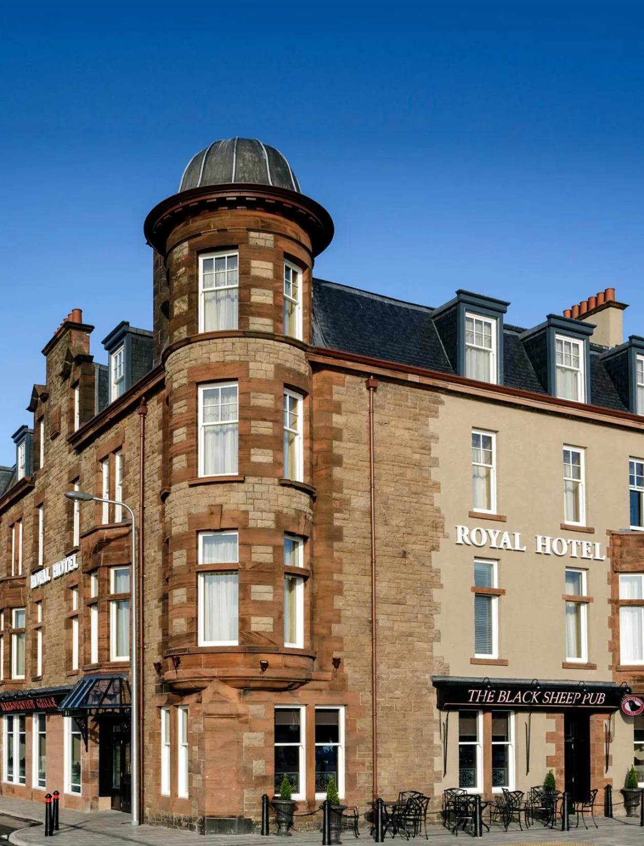 Facade/entrance in The Royal Hotel Campbeltown