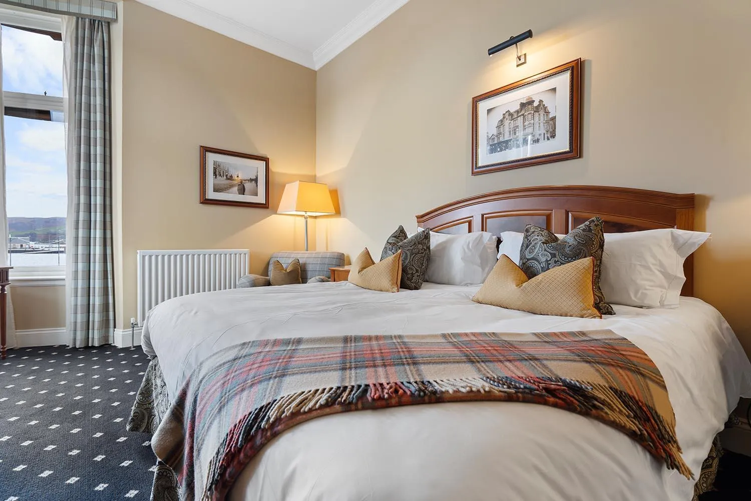 Bed in The Royal Hotel Campbeltown