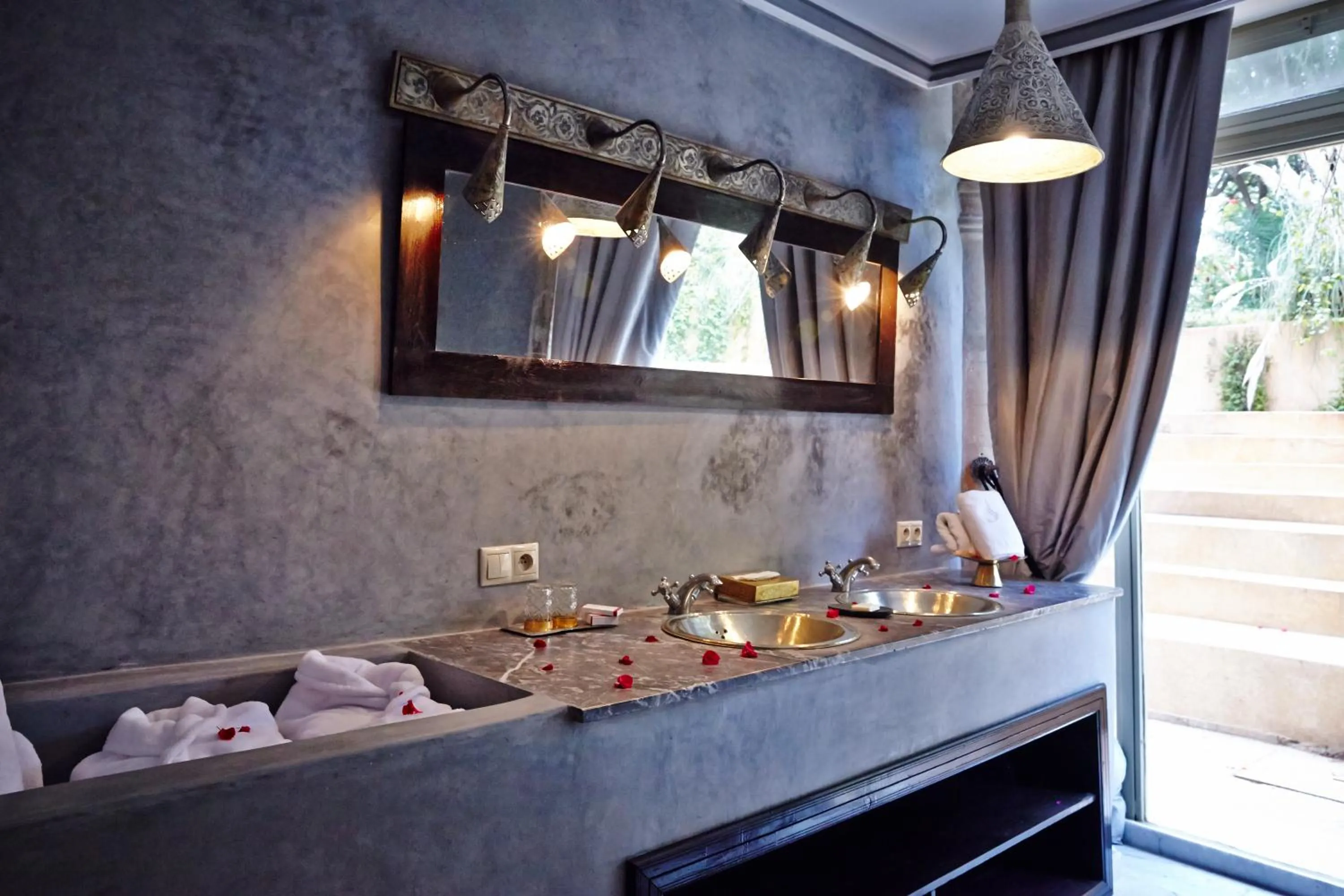 Bathroom in Le Palais Rhoul and Spa