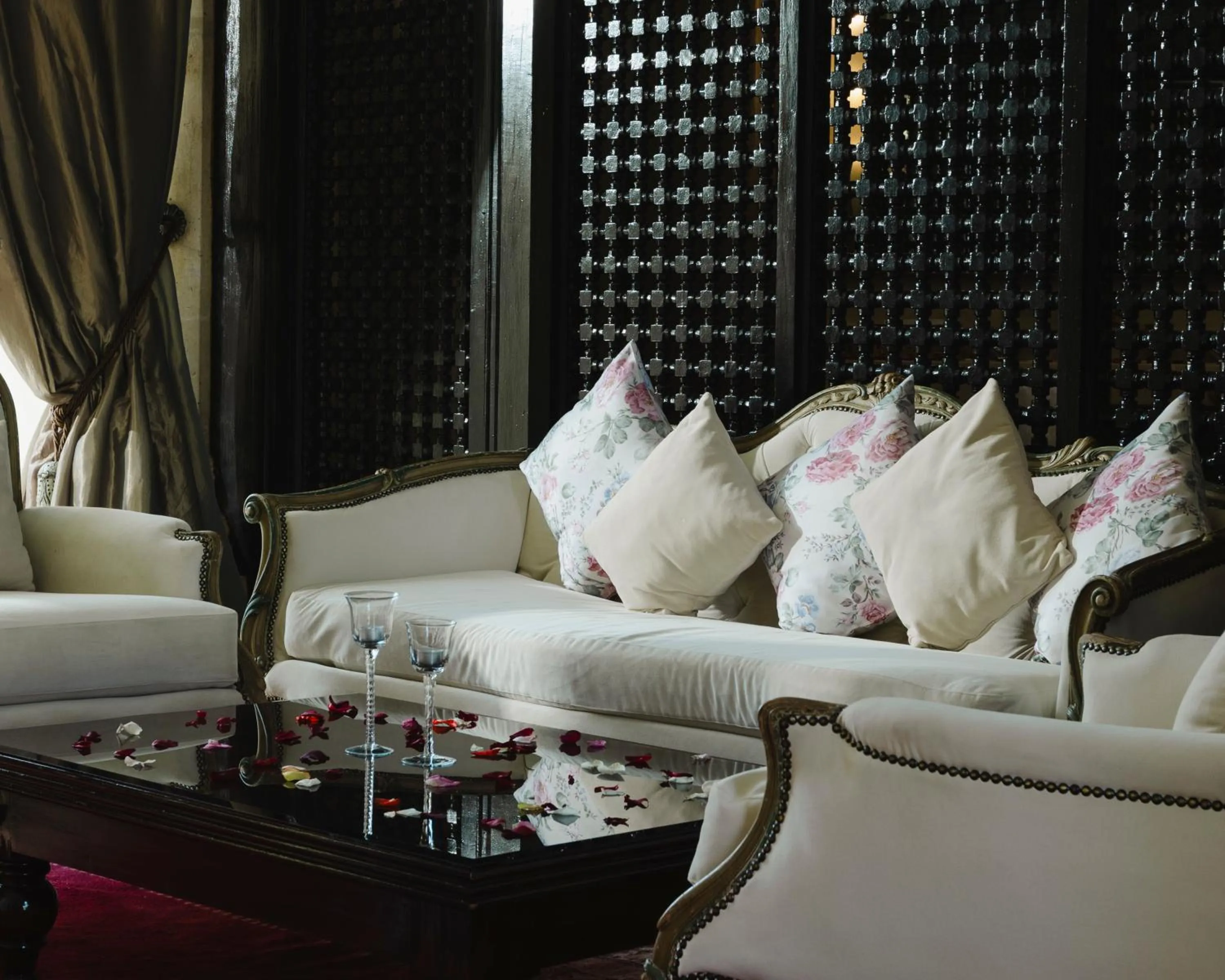 Living room in Le Palais Rhoul and Spa