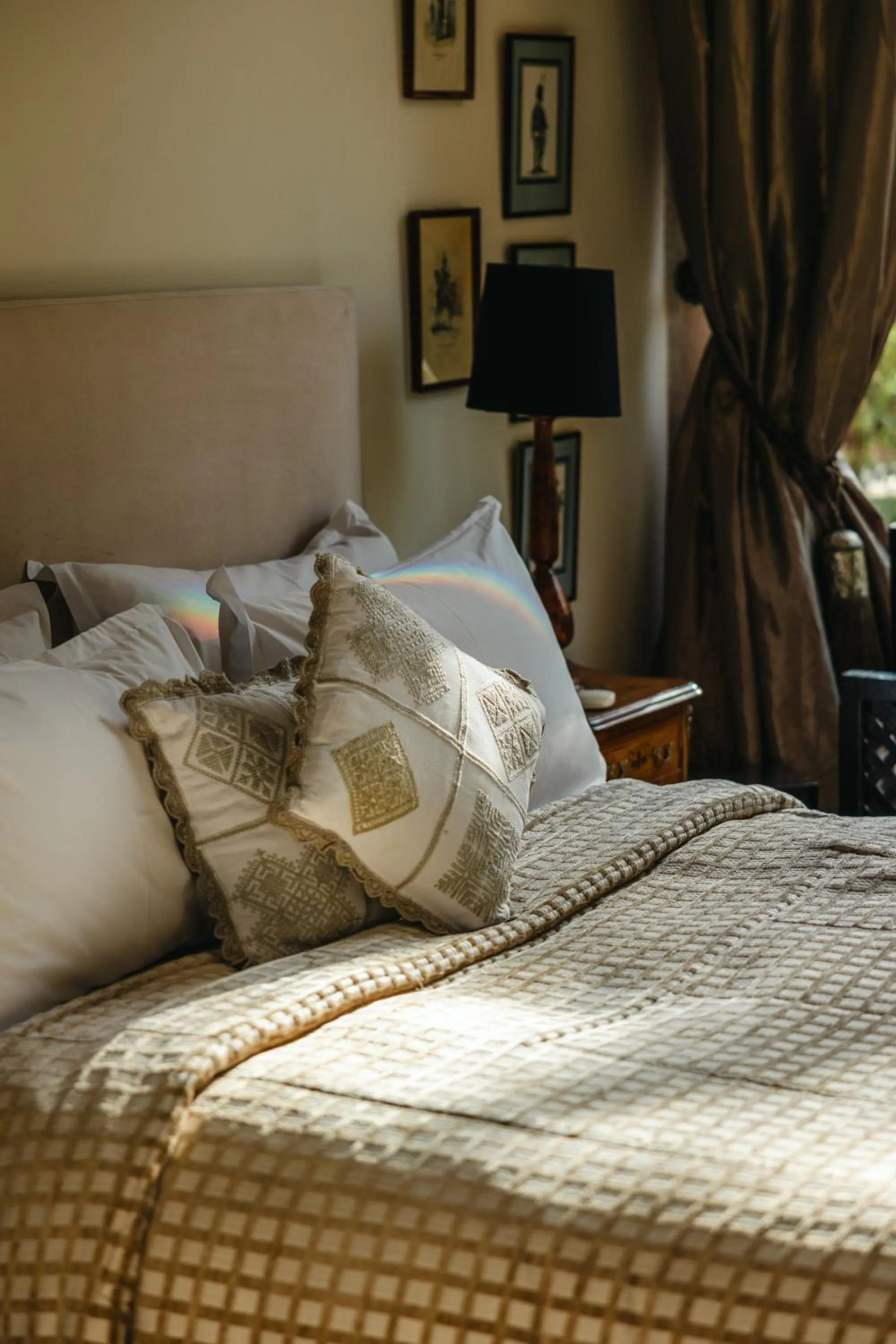 Bed in Le Palais Rhoul and Spa