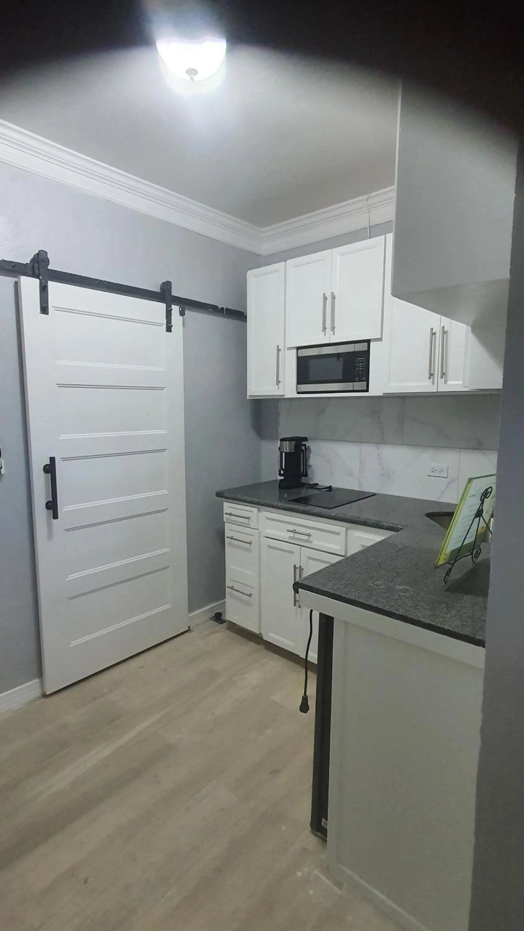 Kitchen or kitchenette in Kozy Bahamas Getaway