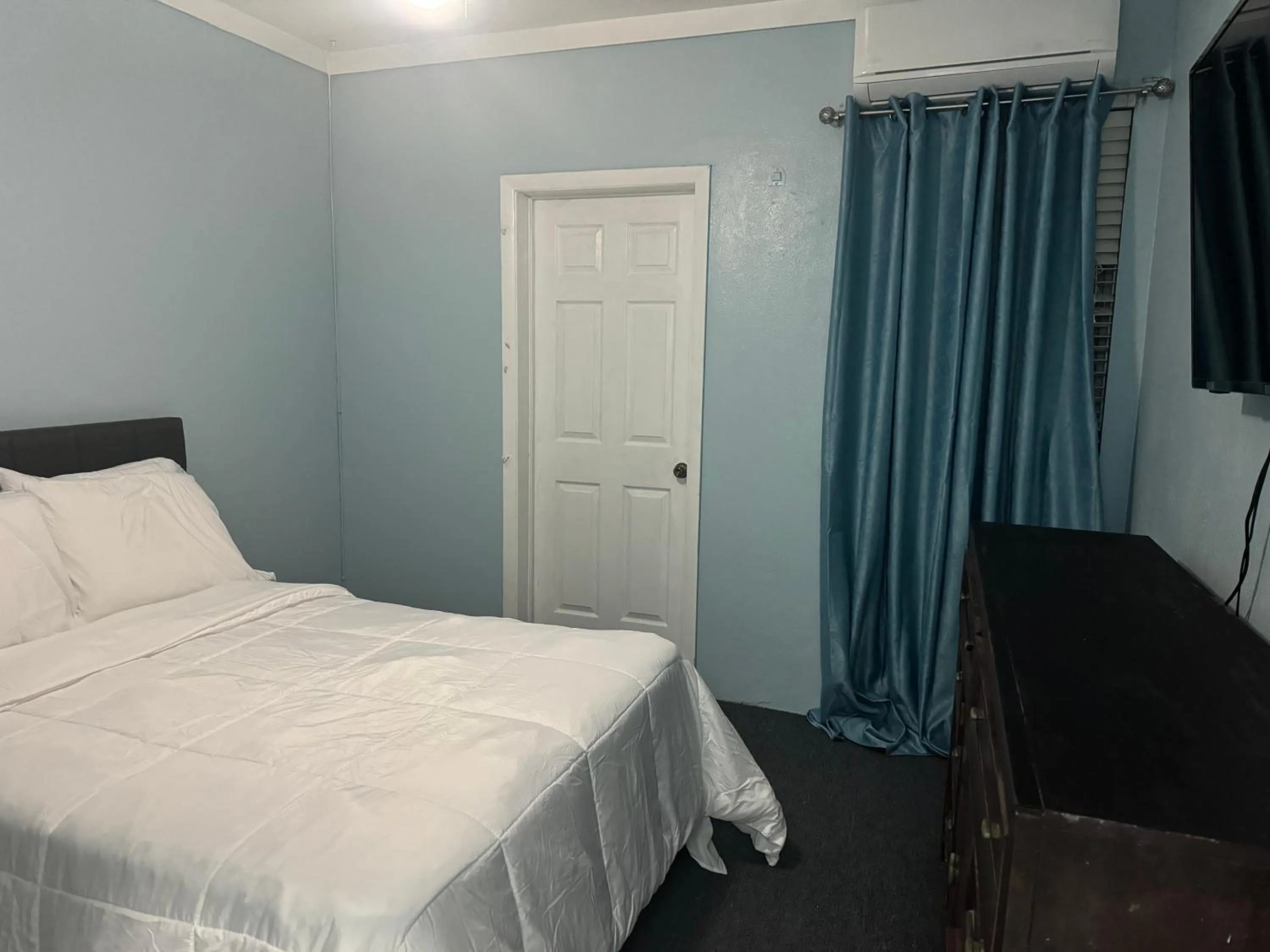 Bedroom, Bed in Kozy Bahamas Getaway