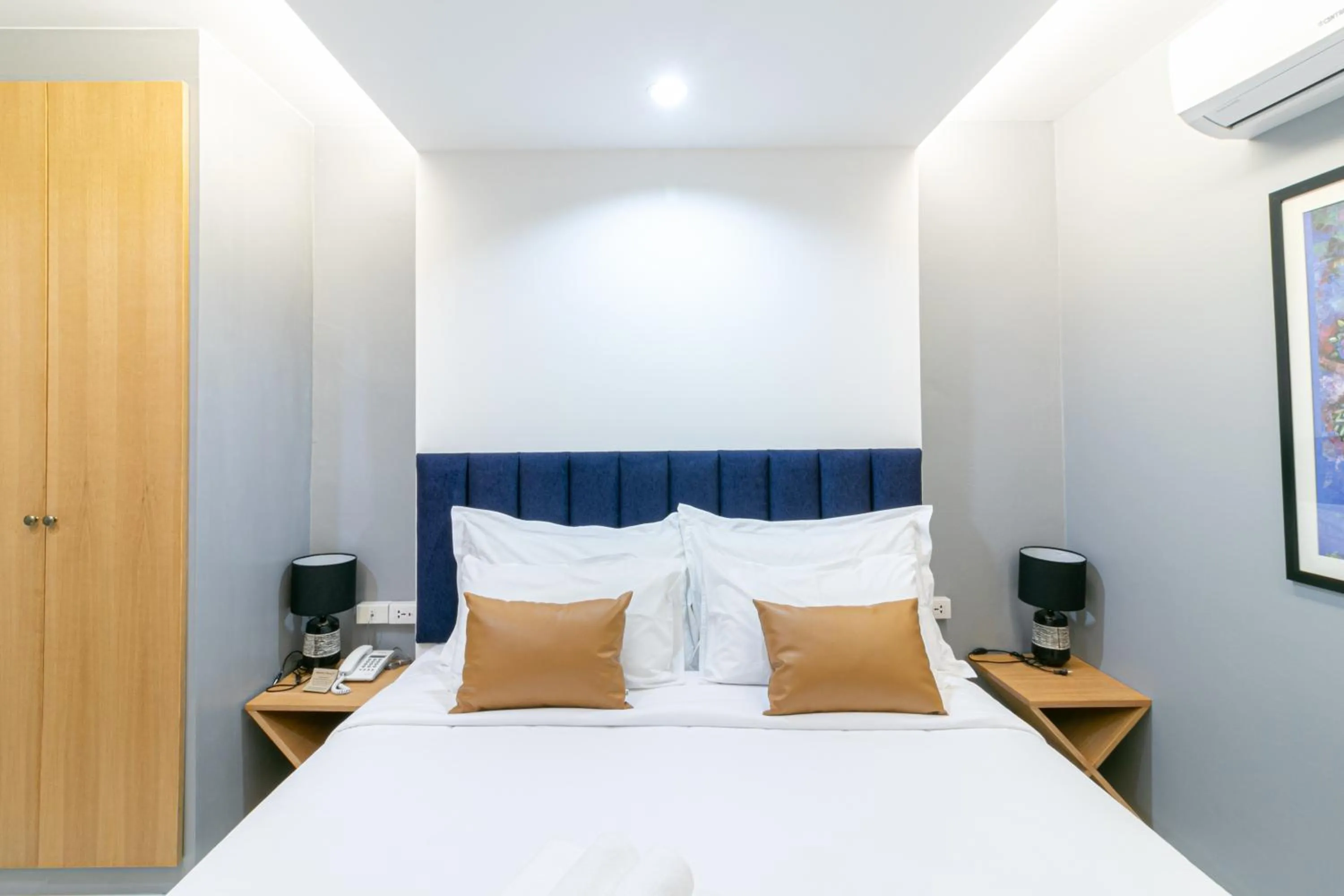 Bed in Castle Black Bangkok