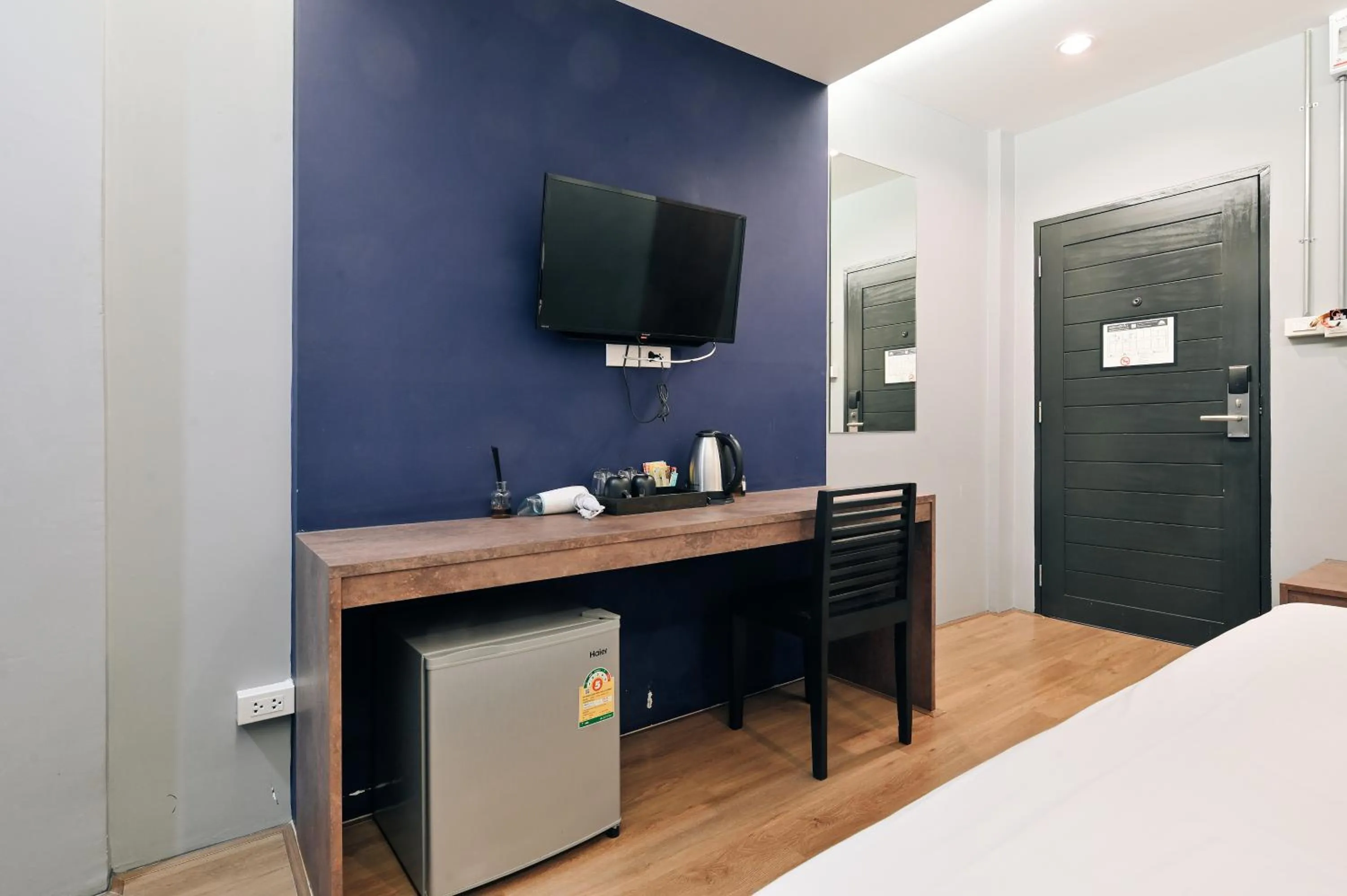 TV and multimedia, Bed in Castle Black Bangkok