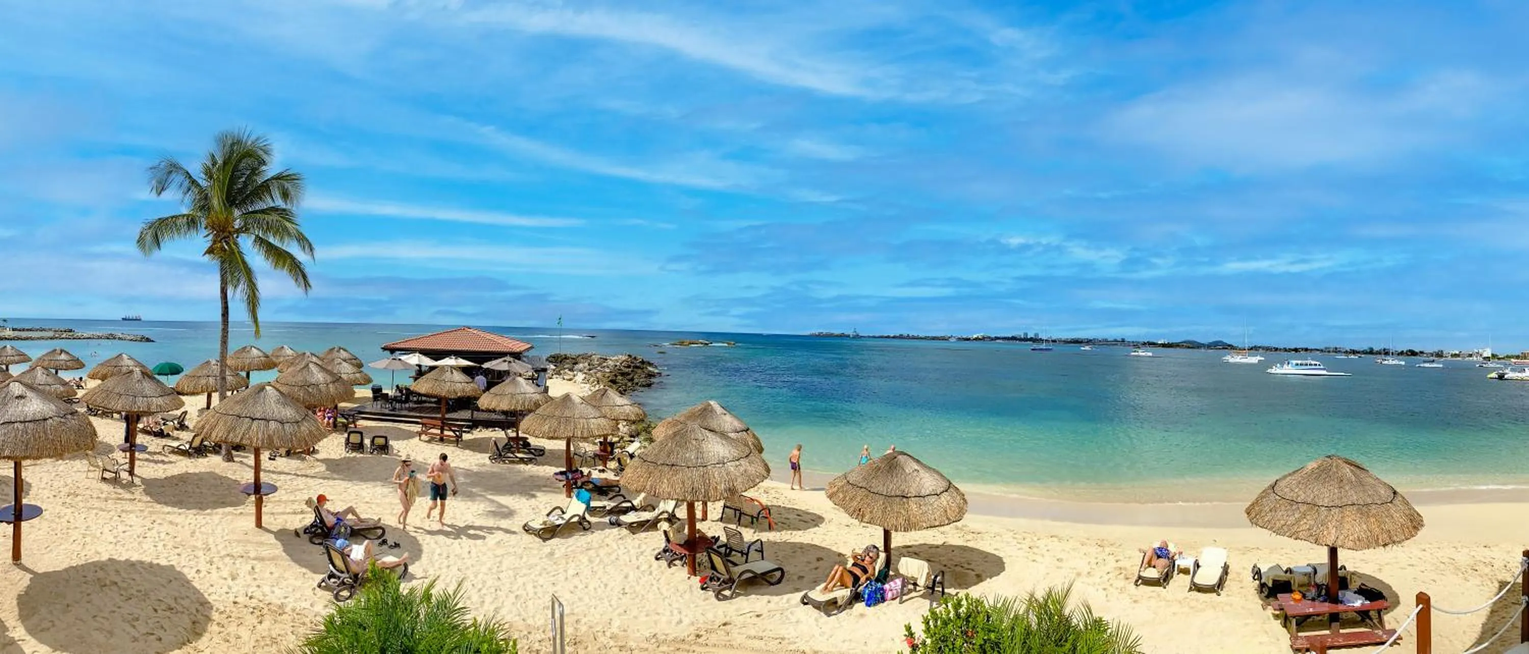 Restaurant/places to eat in Simpson Bay Resort Marina & Spa