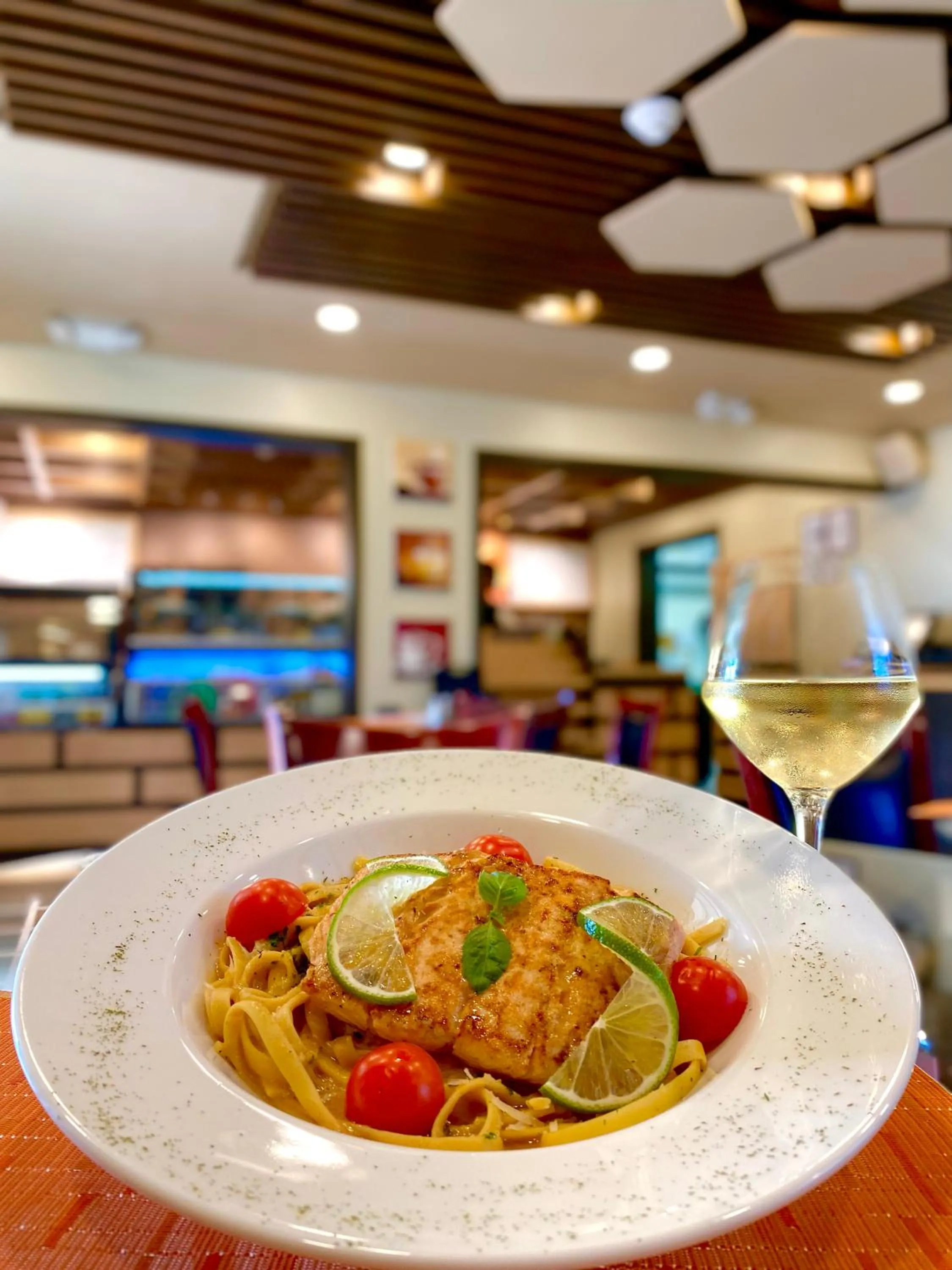 Restaurant/places to eat in Simpson Bay Resort Marina & Spa