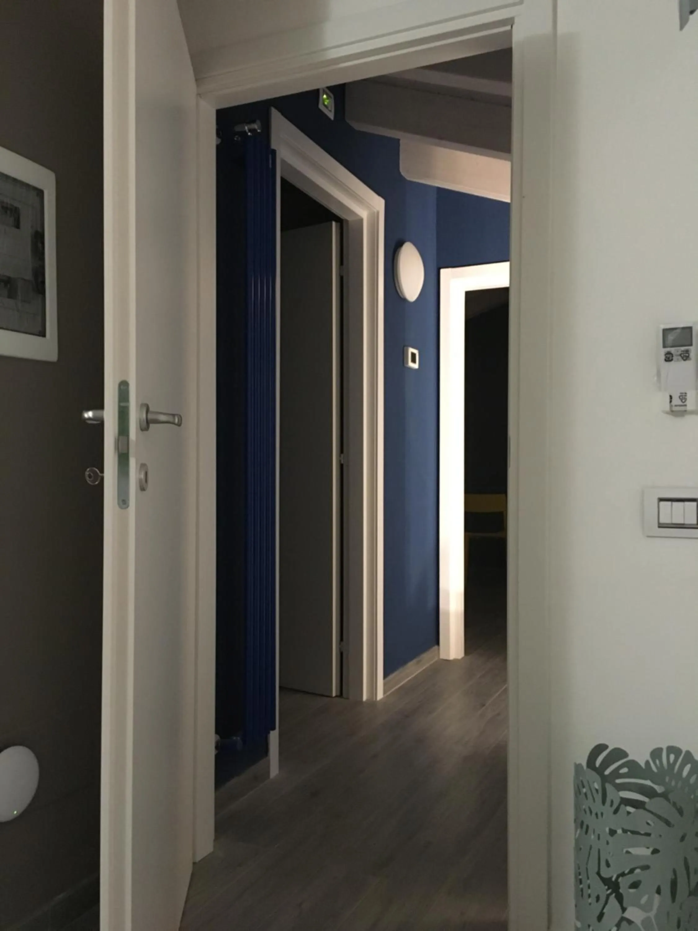 Photo of the whole room in 150 LatoMare