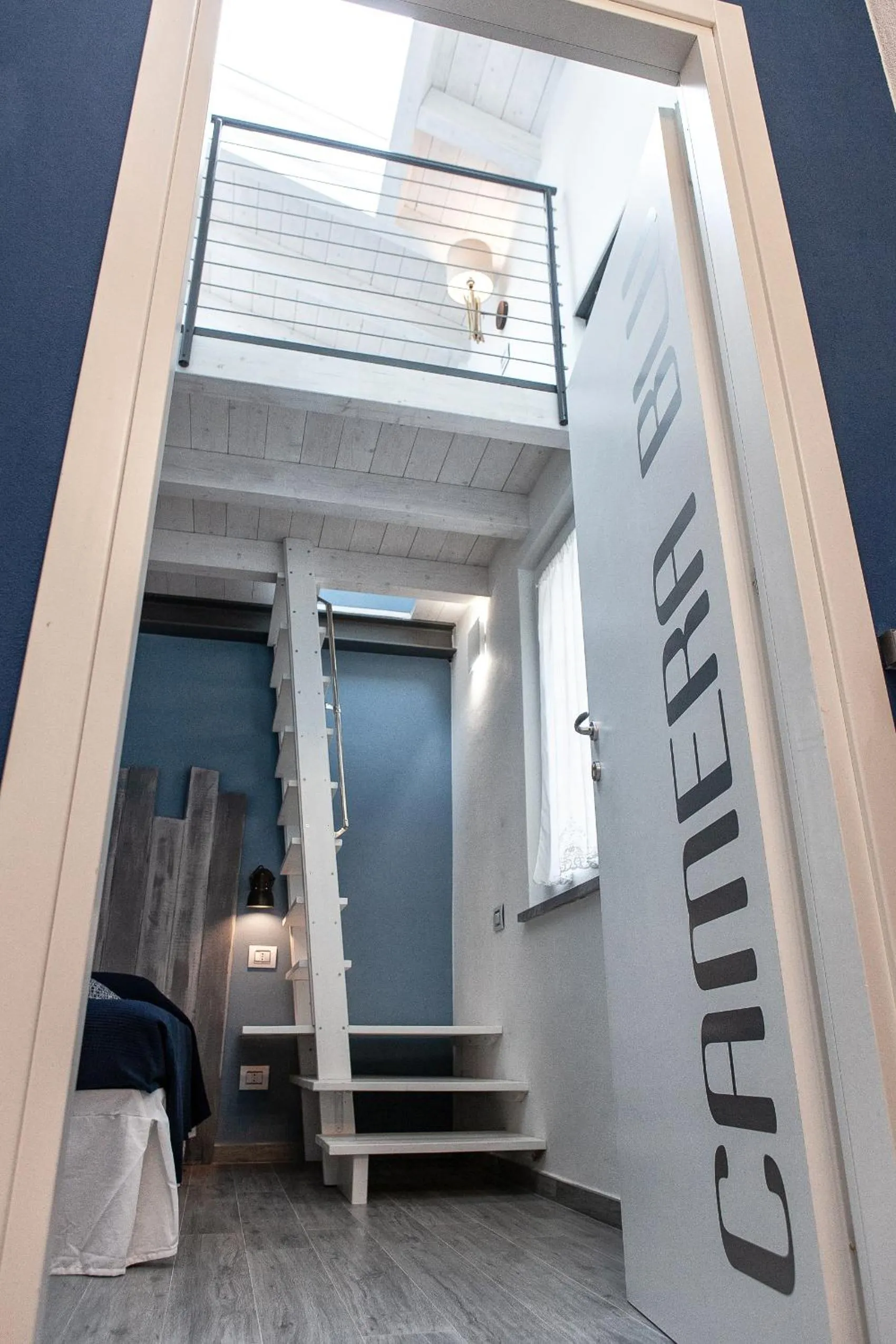 Photo of the whole room, Bed in 150 LatoMare