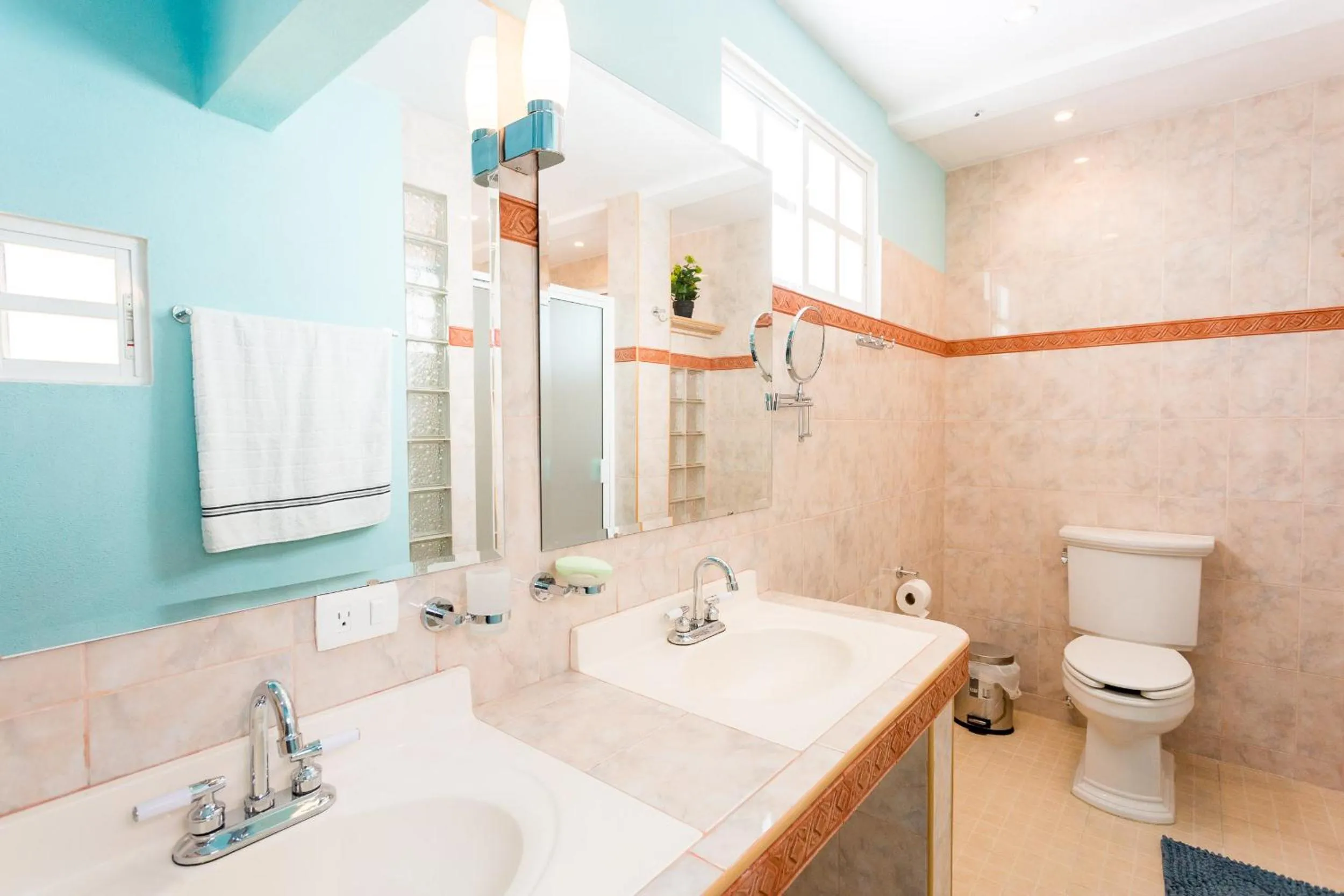 Toilet in Quetzal Loft