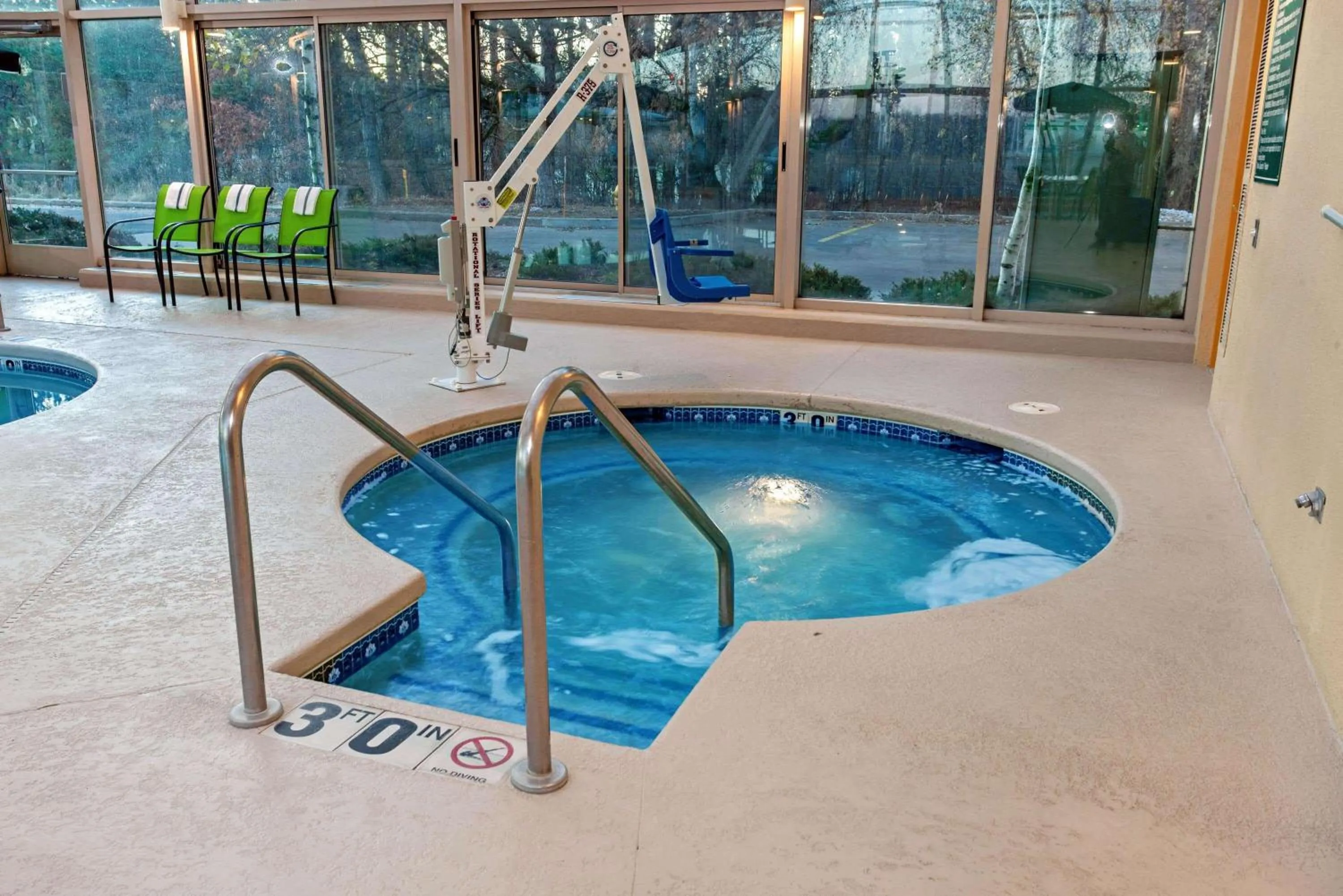 Hot Tub in La Quinta by Wyndham Stevens Point