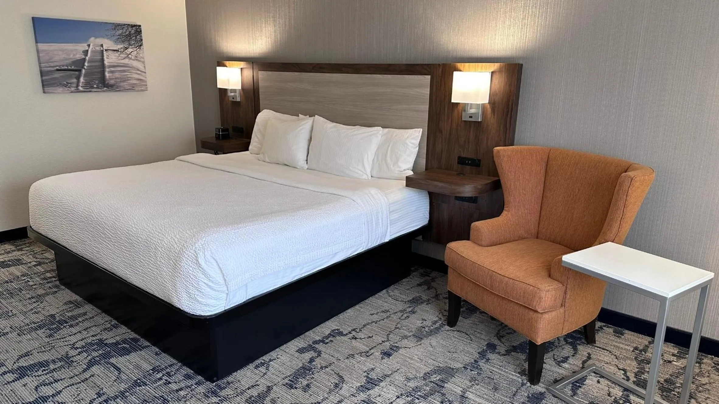 Bedroom, Bed in La Quinta by Wyndham Milwaukee SW New Berlin