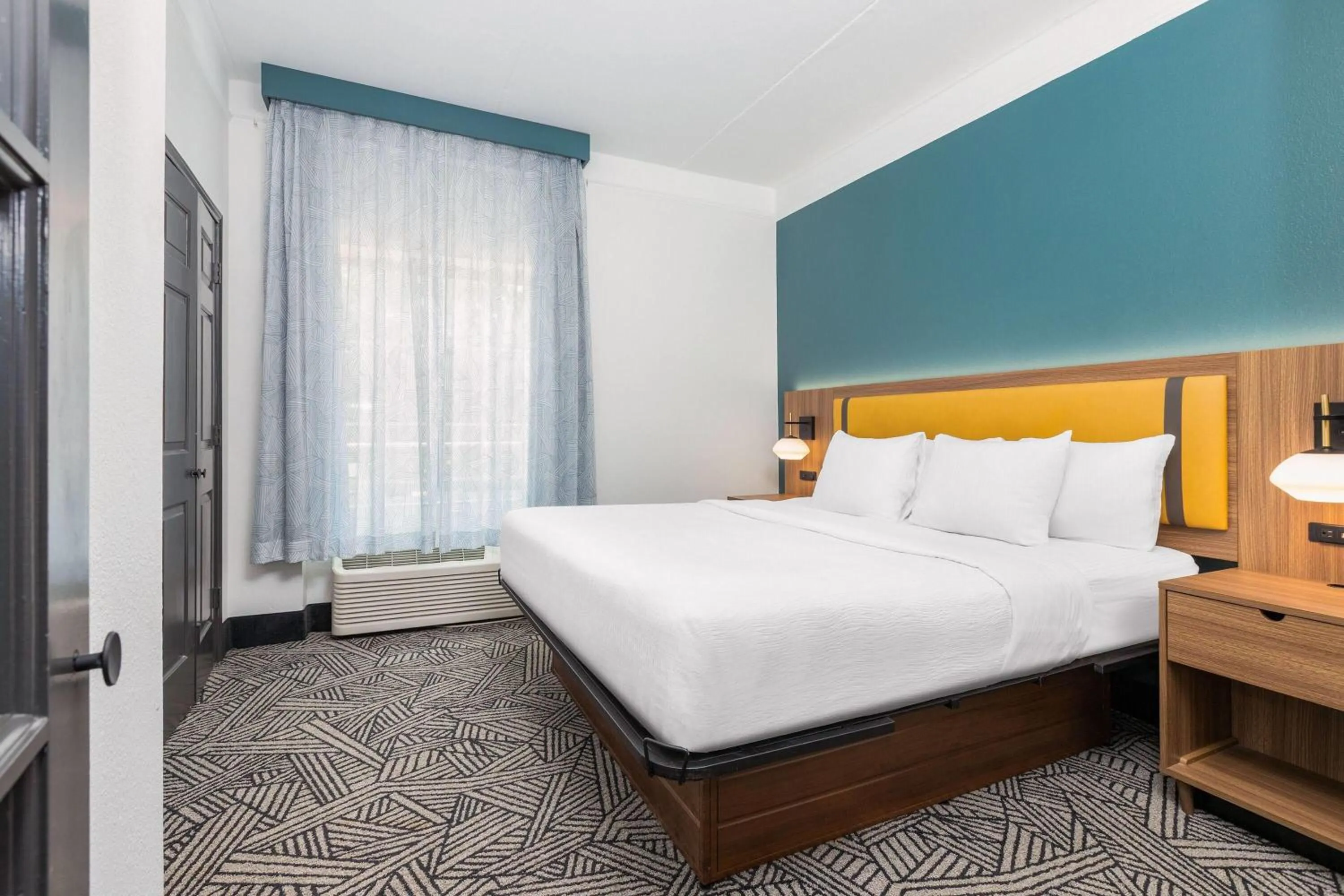 Photo of the whole room, Bed in La Quinta by Wyndham Sherman